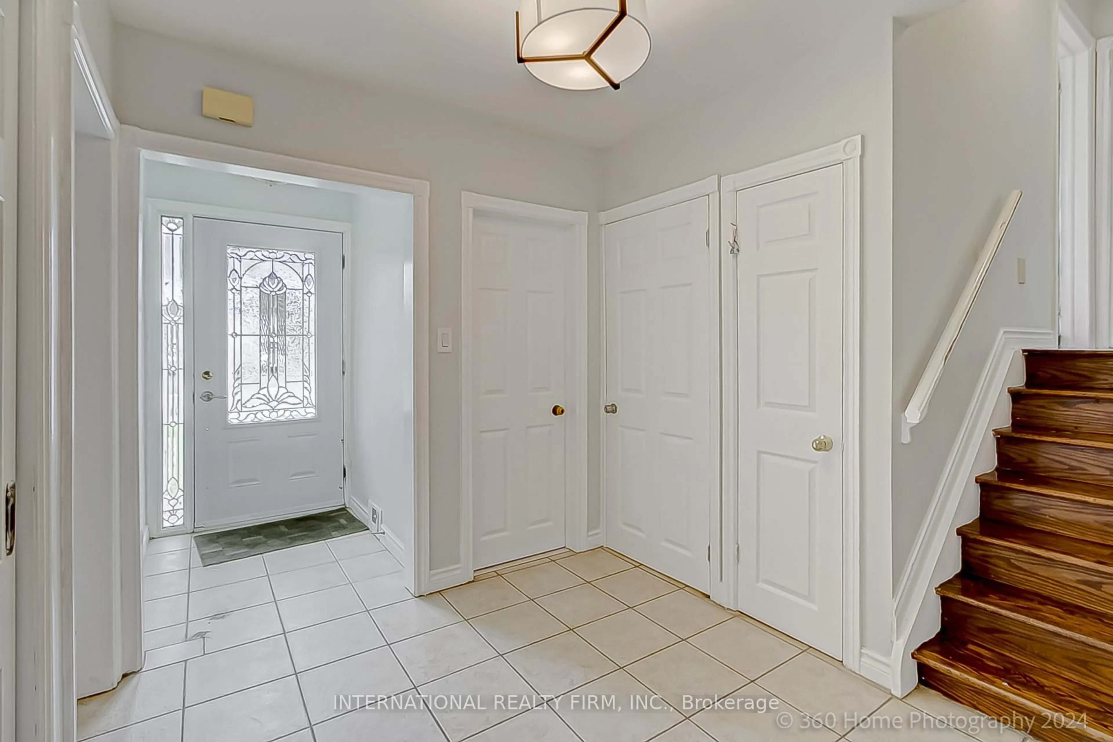 Indoor entryway for 85 Letchworth Cres, Toronto Ontario M3M 1Z1
