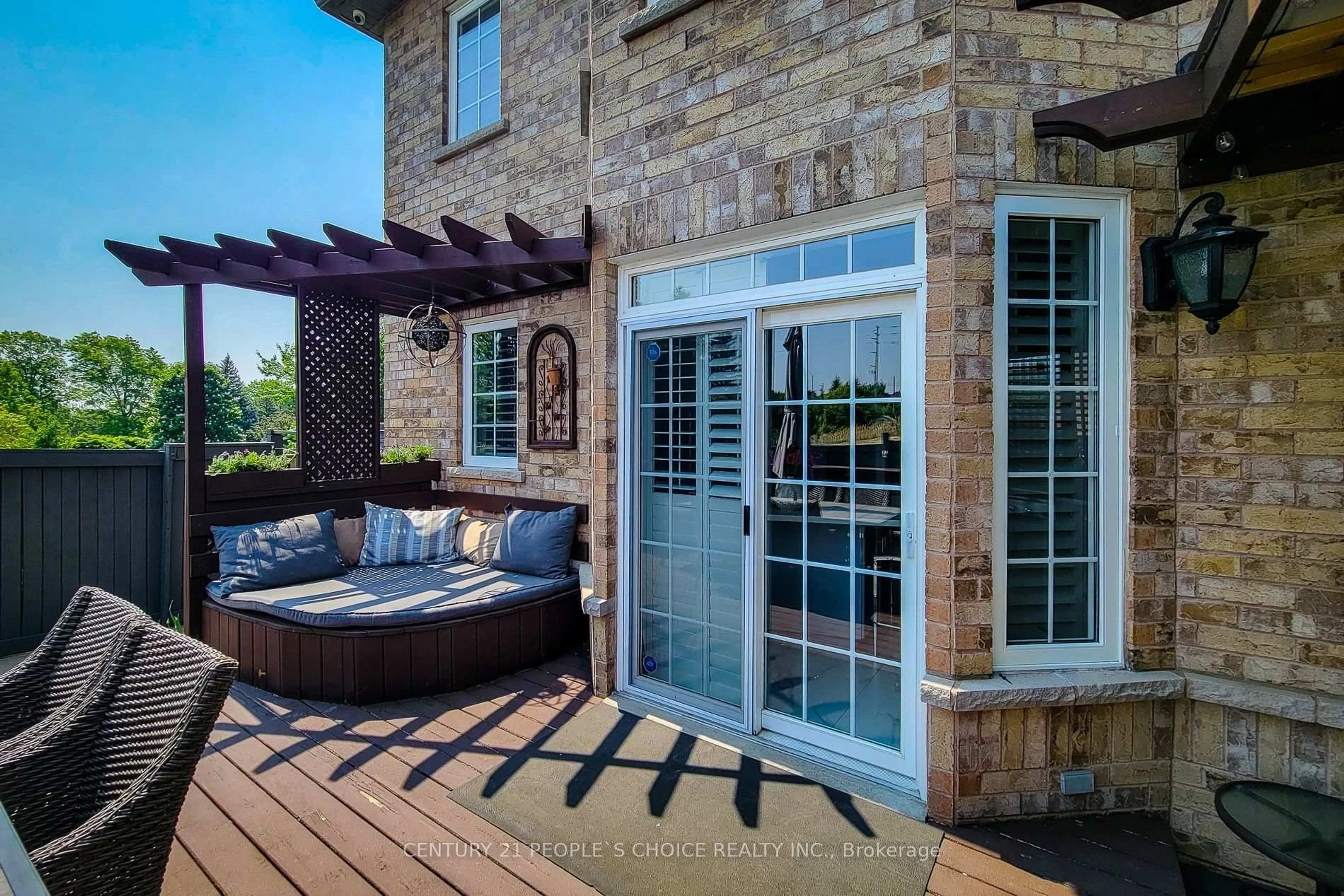 Patio, water/lake/river/ocean view for 15 Bellamy Crt, Brampton Ontario L6Y 5M1