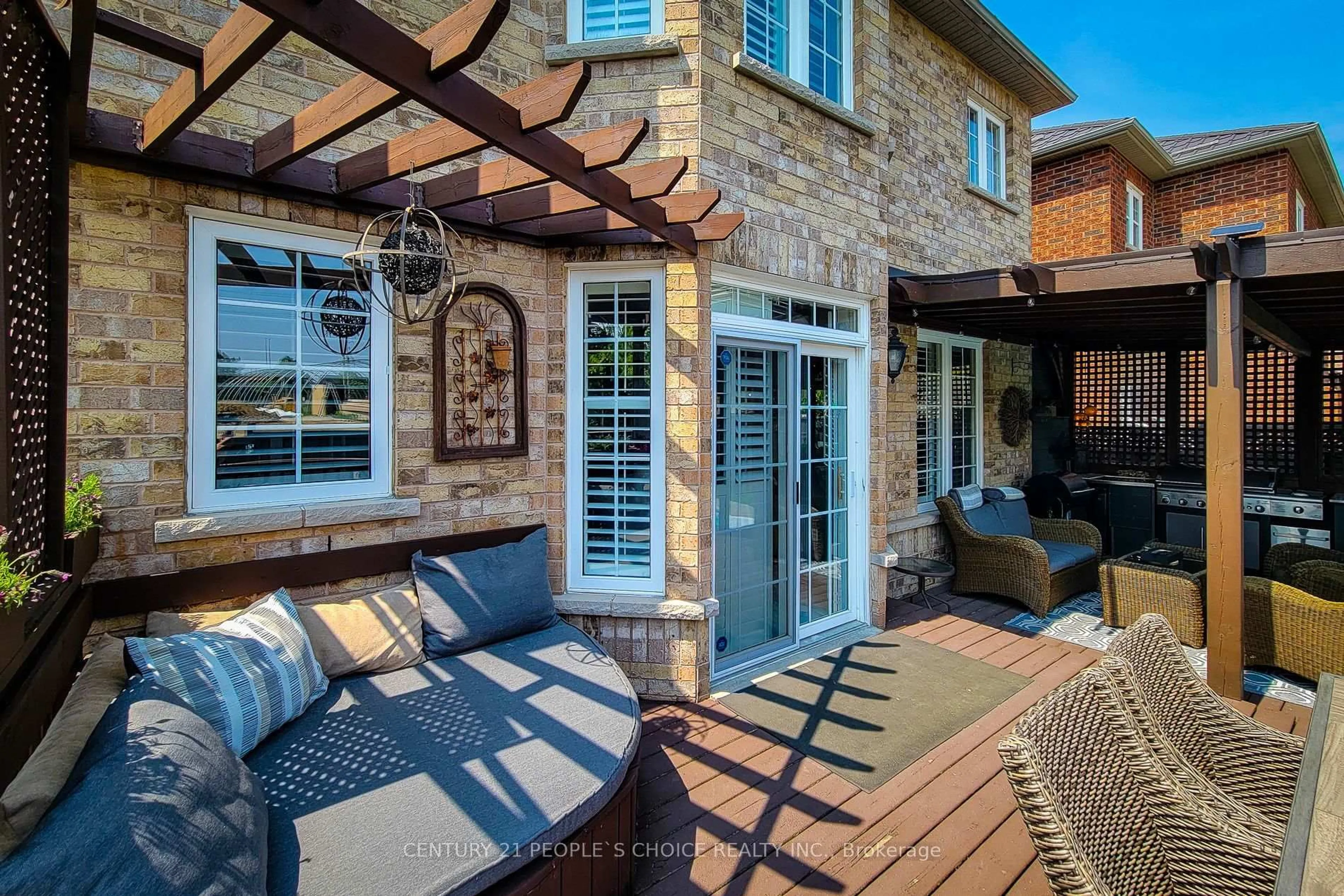 Patio, water/lake/river/ocean view for 15 Bellamy Crt, Brampton Ontario L6Y 5M1