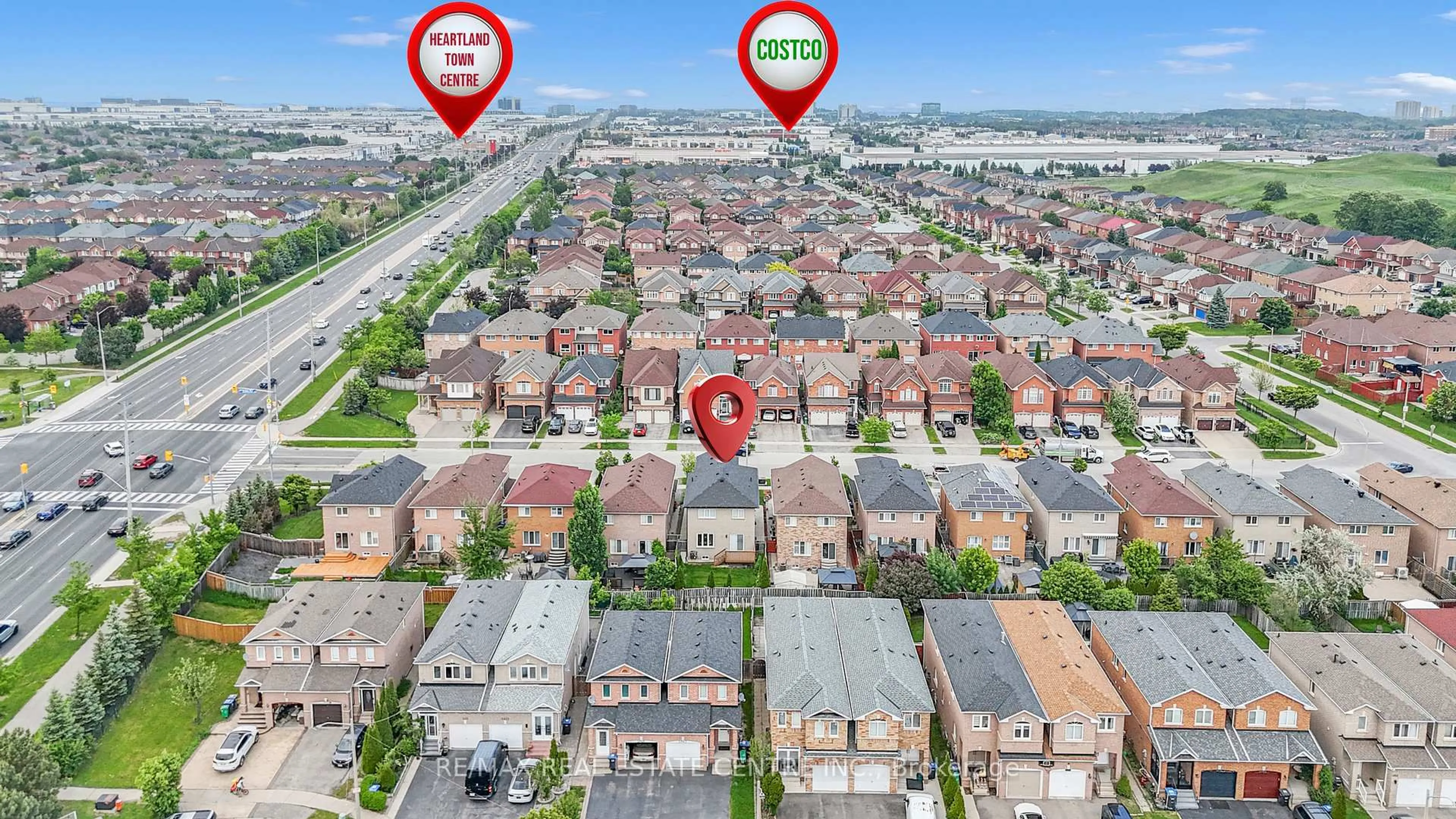 A pic from outside/outdoor area/front of a property/back of a property/a pic from drone, city buildings view from balcony for 5968 Brookhaven Way, Mississauga Ontario L5V 2T9