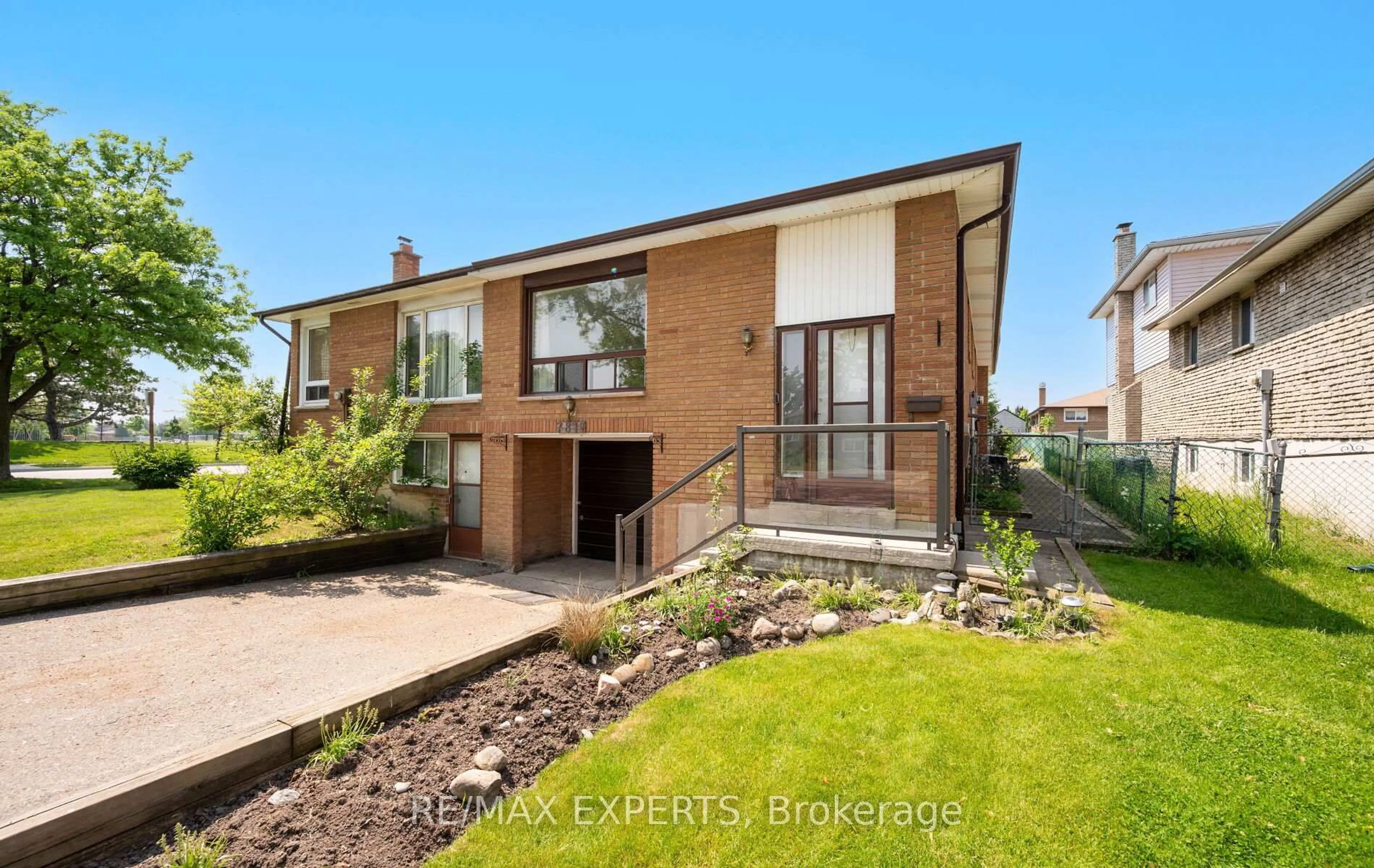 Home with brick exterior material, street for 7817 Wildfern Dr, Mississauga Ontario L4T 3P8
