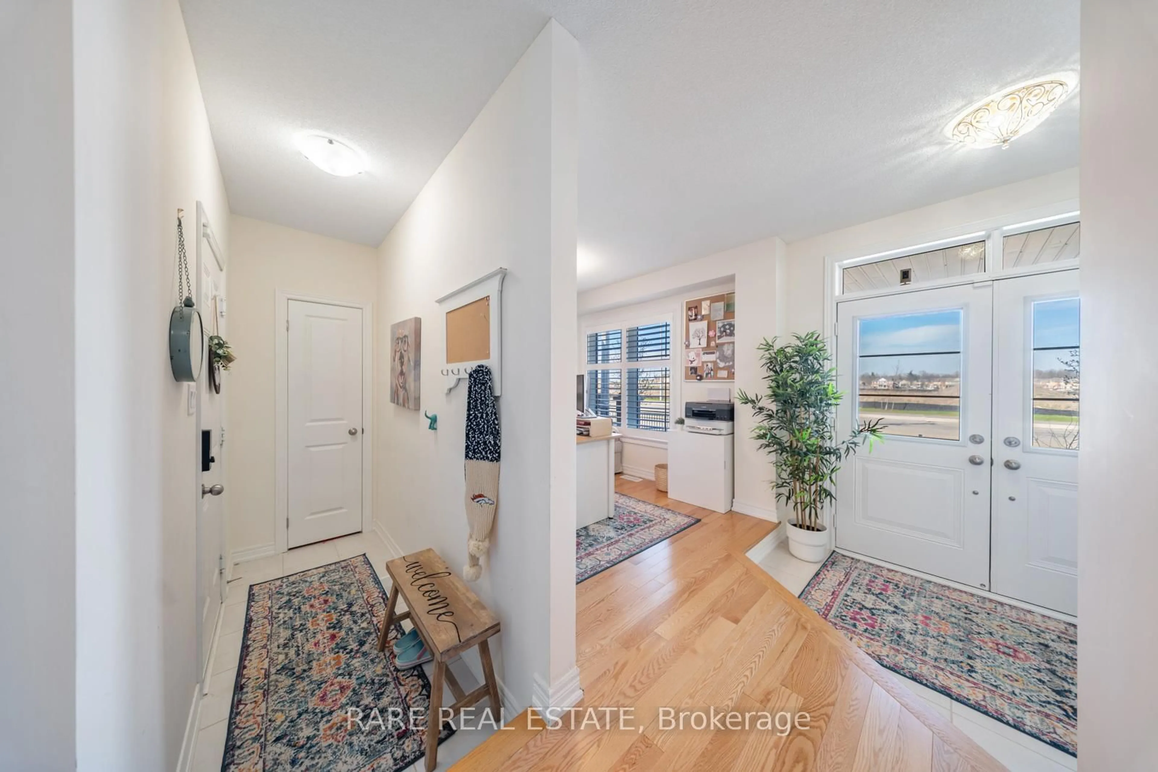 Indoor entryway for 160 Fruitvale Circ, Brampton Ontario L7A 5C4