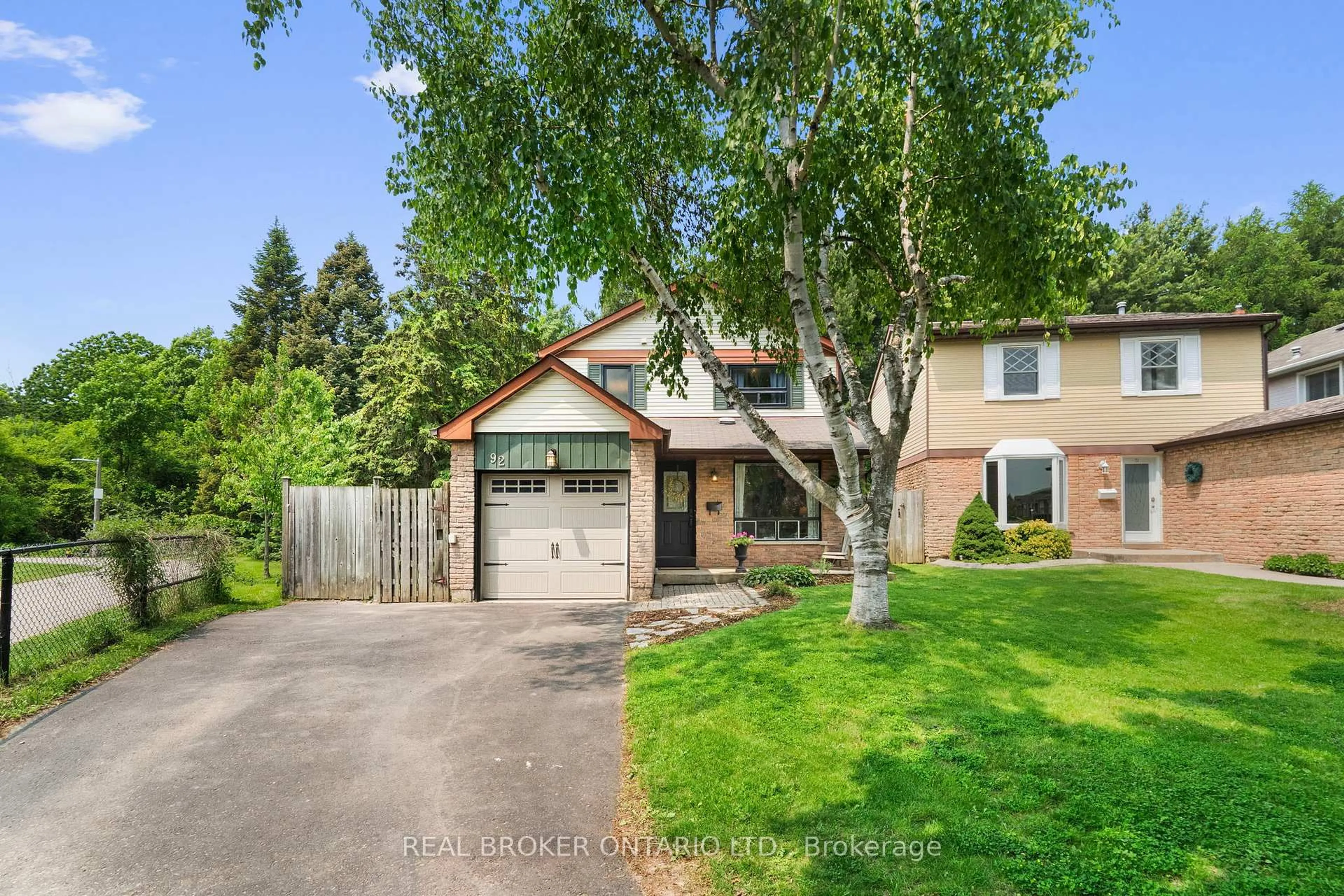 Home with brick exterior material, street for 92 Rawling Cres, Brampton Ontario L6Z 1N8