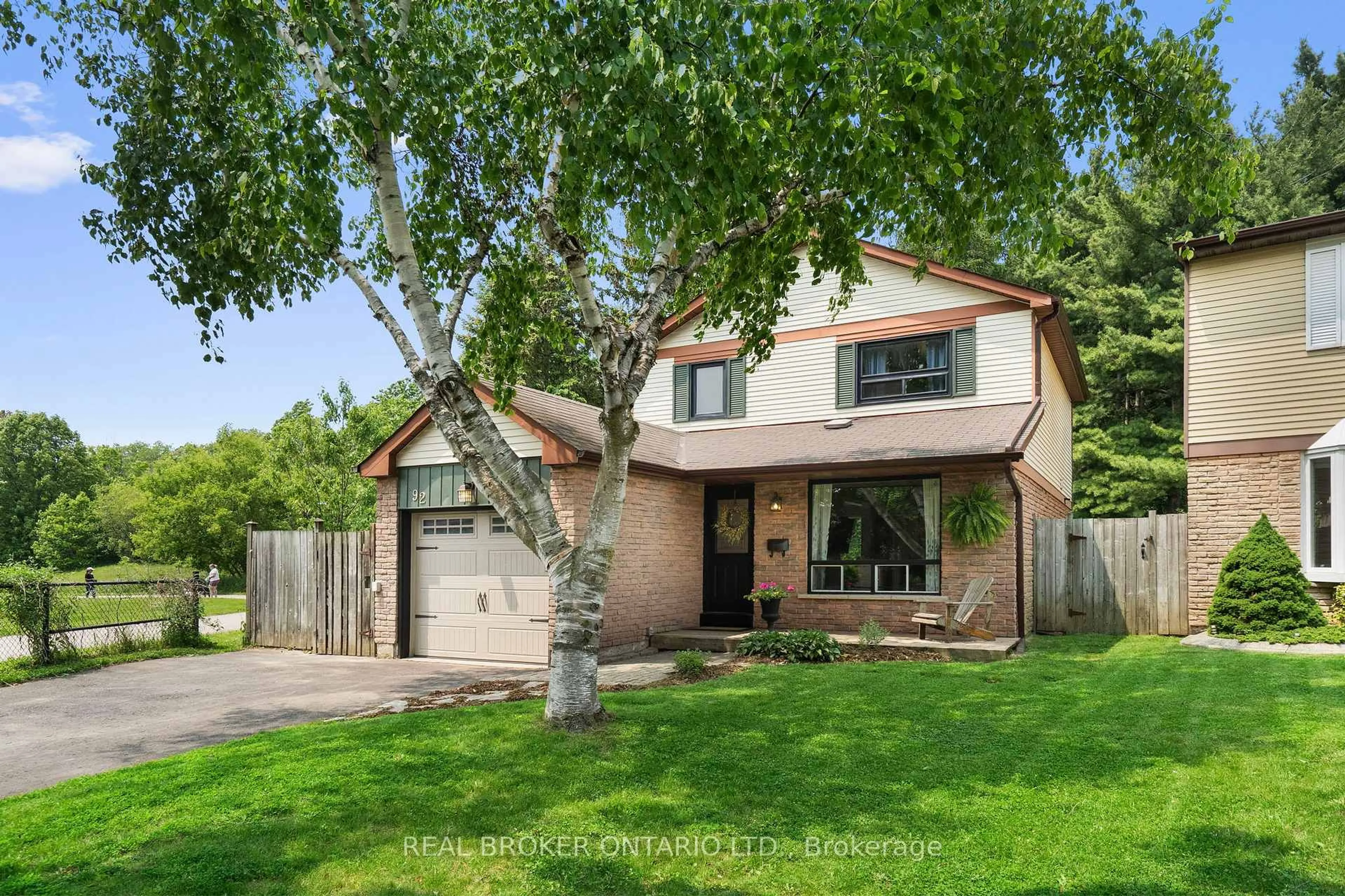 Home with brick exterior material, street for 92 Rawling Cres, Brampton Ontario L6Z 1N8