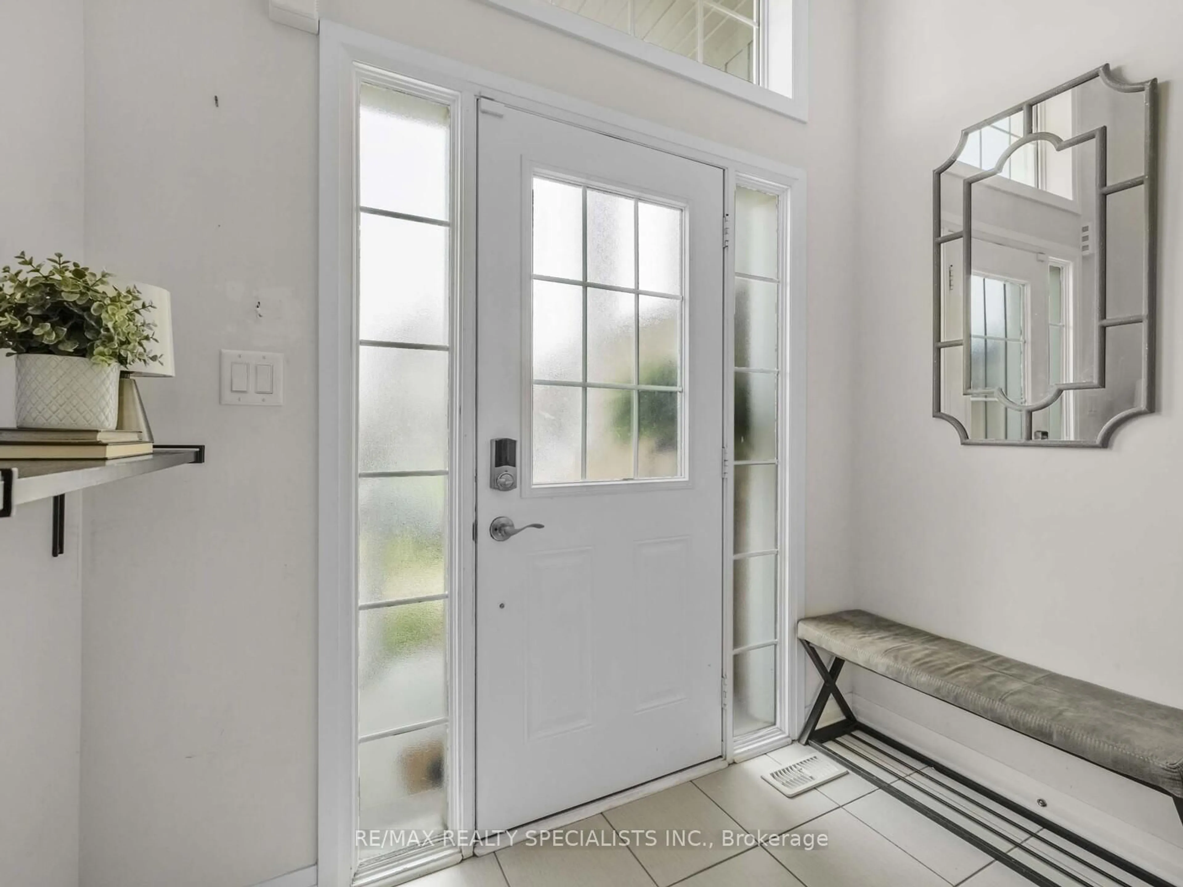 Indoor entryway for 17 Drew Brown Blvd, Orangeville Ontario L9W 6Z6