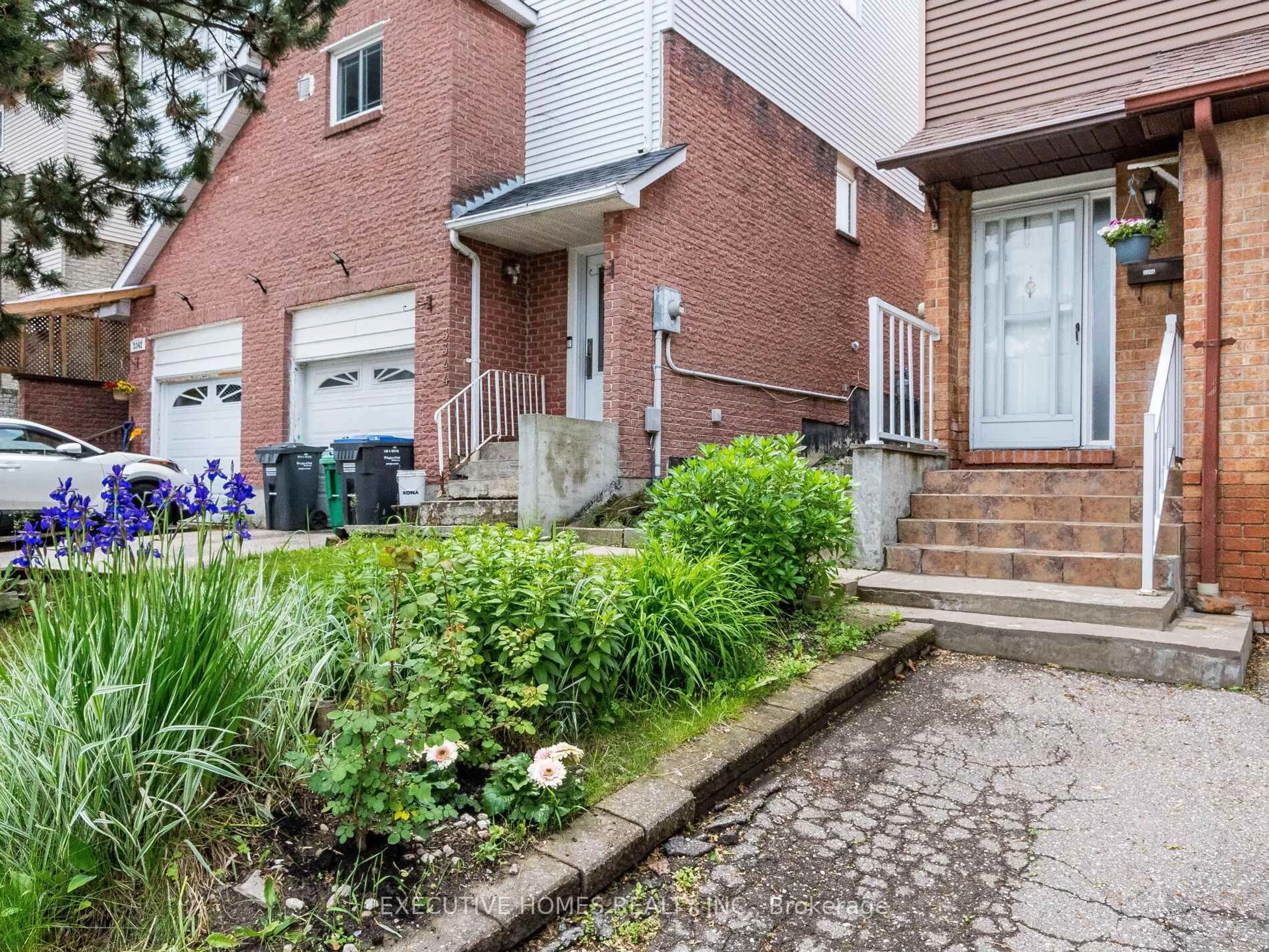 Home with brick exterior material, street for 3346 Burdock Pl, Mississauga Ontario L5A 4B7
