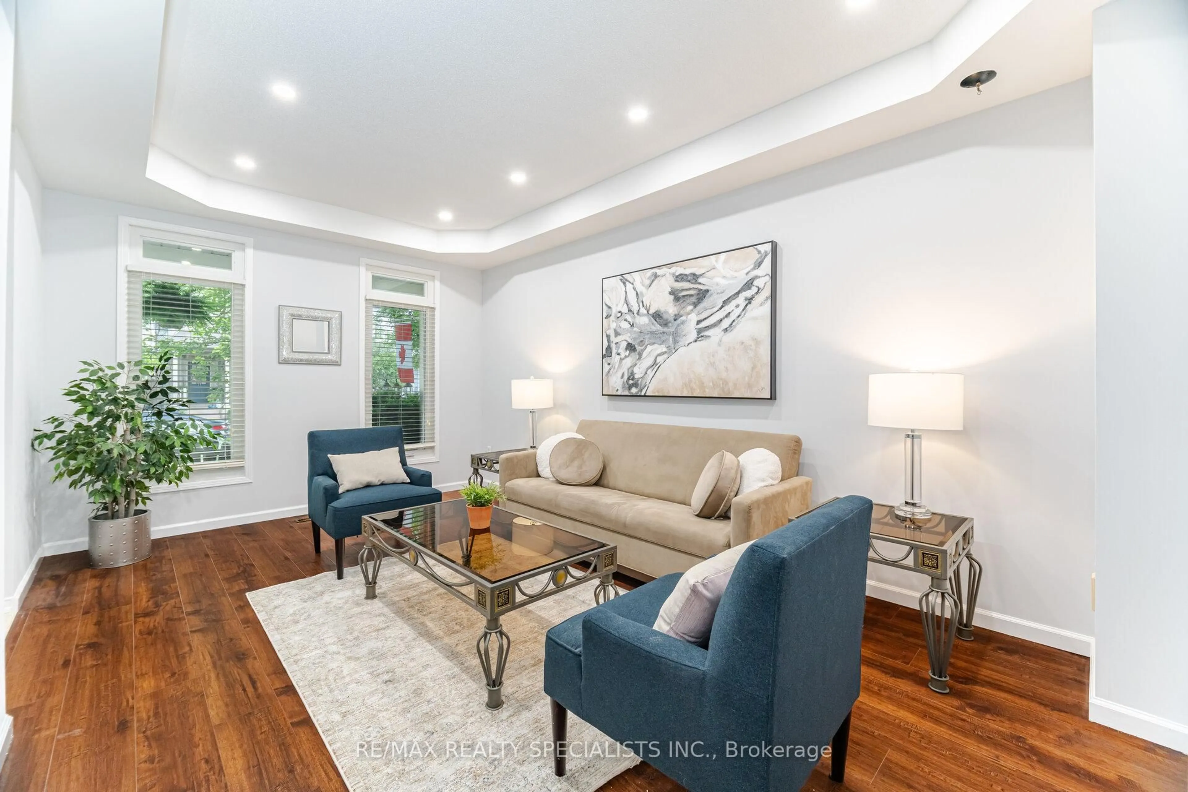 Living room with furniture, wood/laminate floor for 154 Roxton Rd, Oakville Ontario L6H 6N2