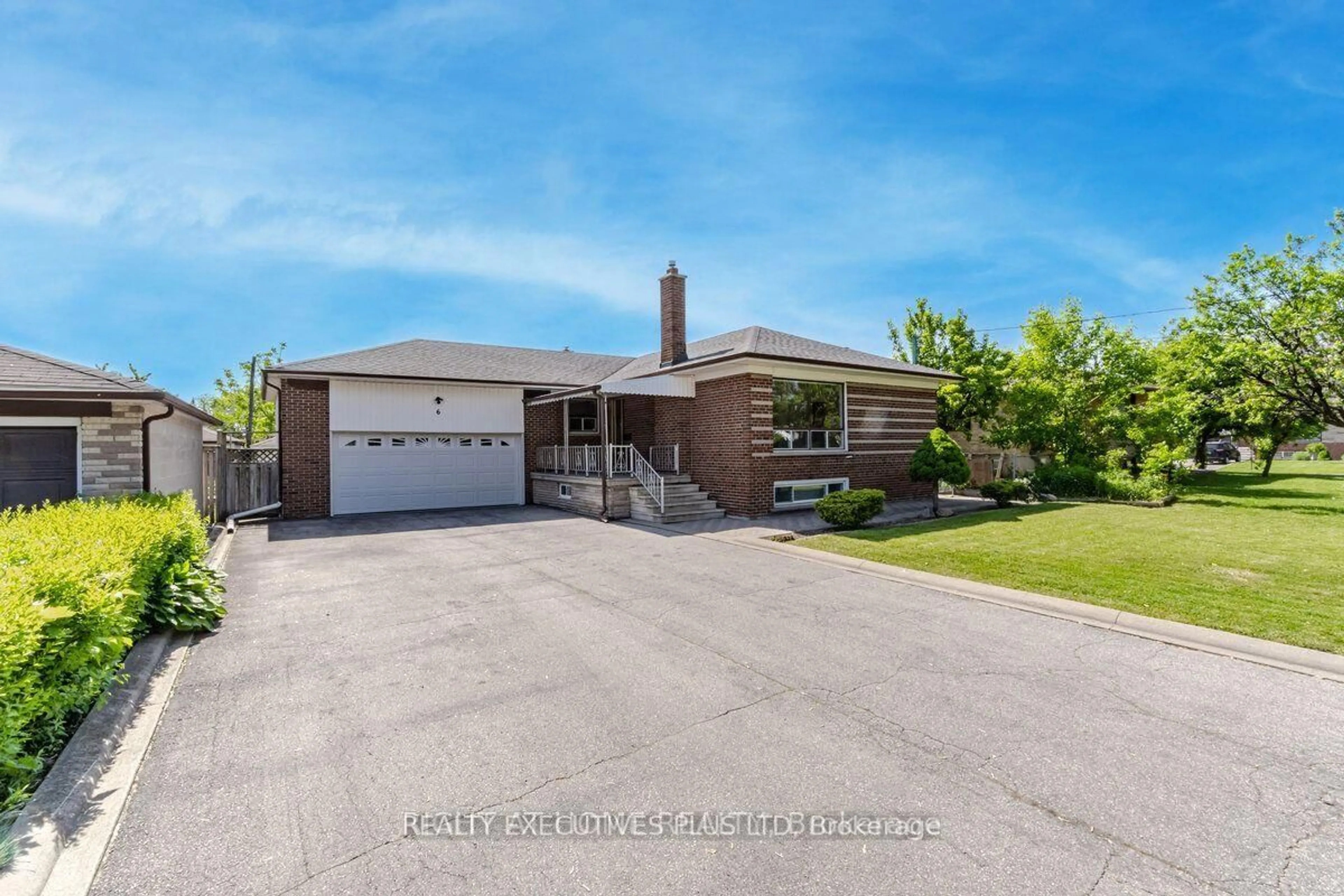 A pic from outside/outdoor area/front of a property/back of a property/a pic from drone, street for 6 Azrock Rd, Toronto Ontario M6L 2W9