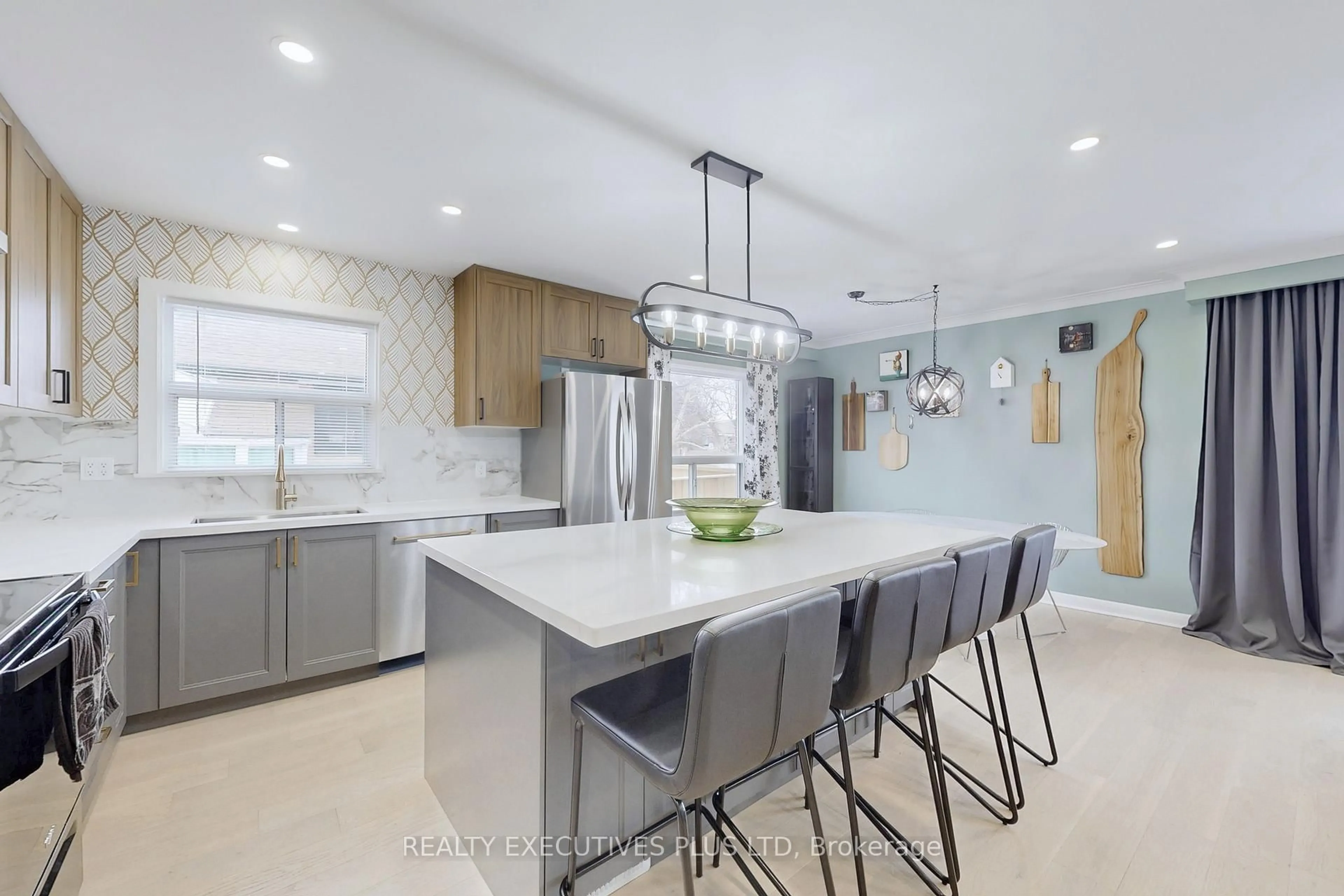 Open concept kitchen, ceramic/tile floor for 6 Azrock Rd, Toronto Ontario M6L 2W9