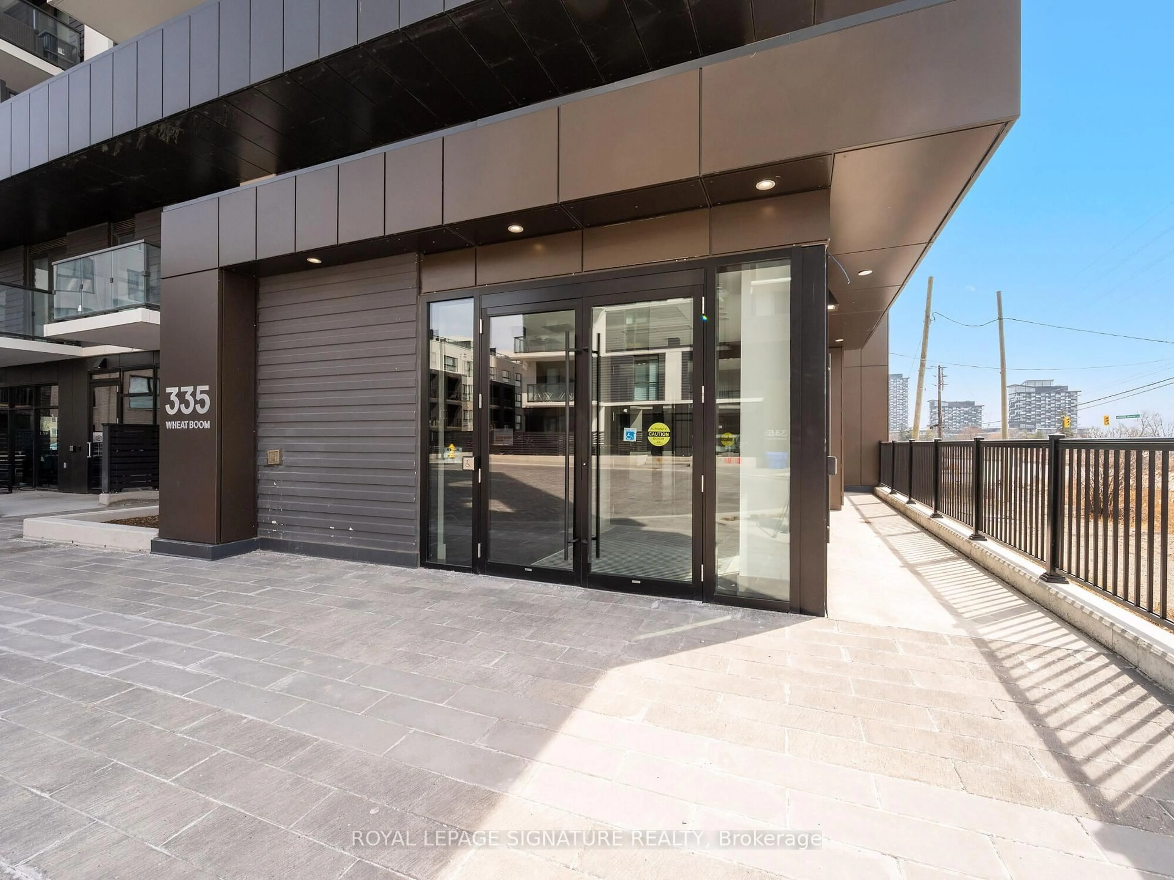 Indoor foyer for 335 Wheat Boom Dr #1008, Oakville Ontario L6H 7C2