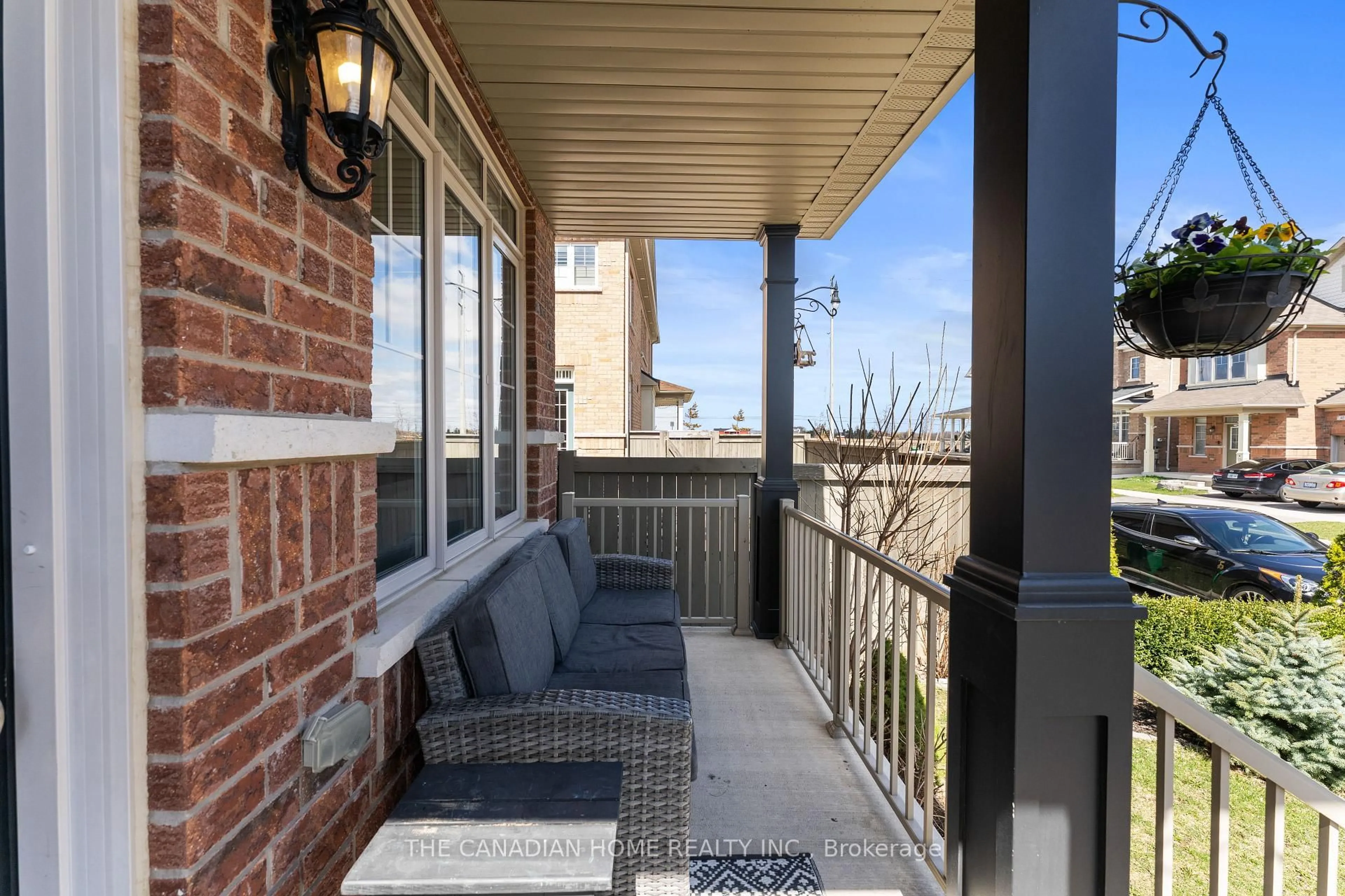 Patio, street for 27 Exhibition Cres, Brampton Ontario L7A 4B9