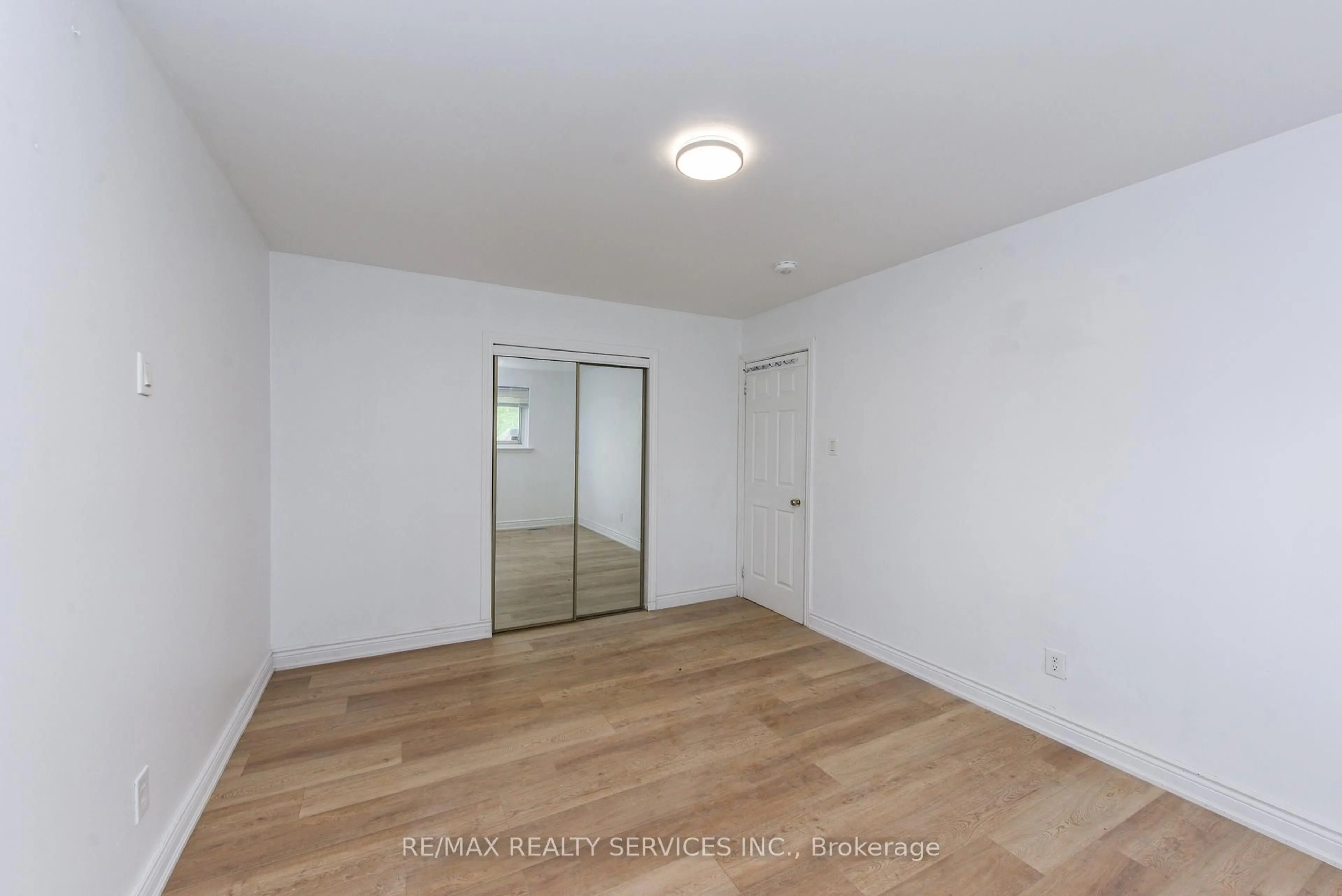 A pic of a room for 24 Earlton Crt, Brampton Ontario L6T 2B8