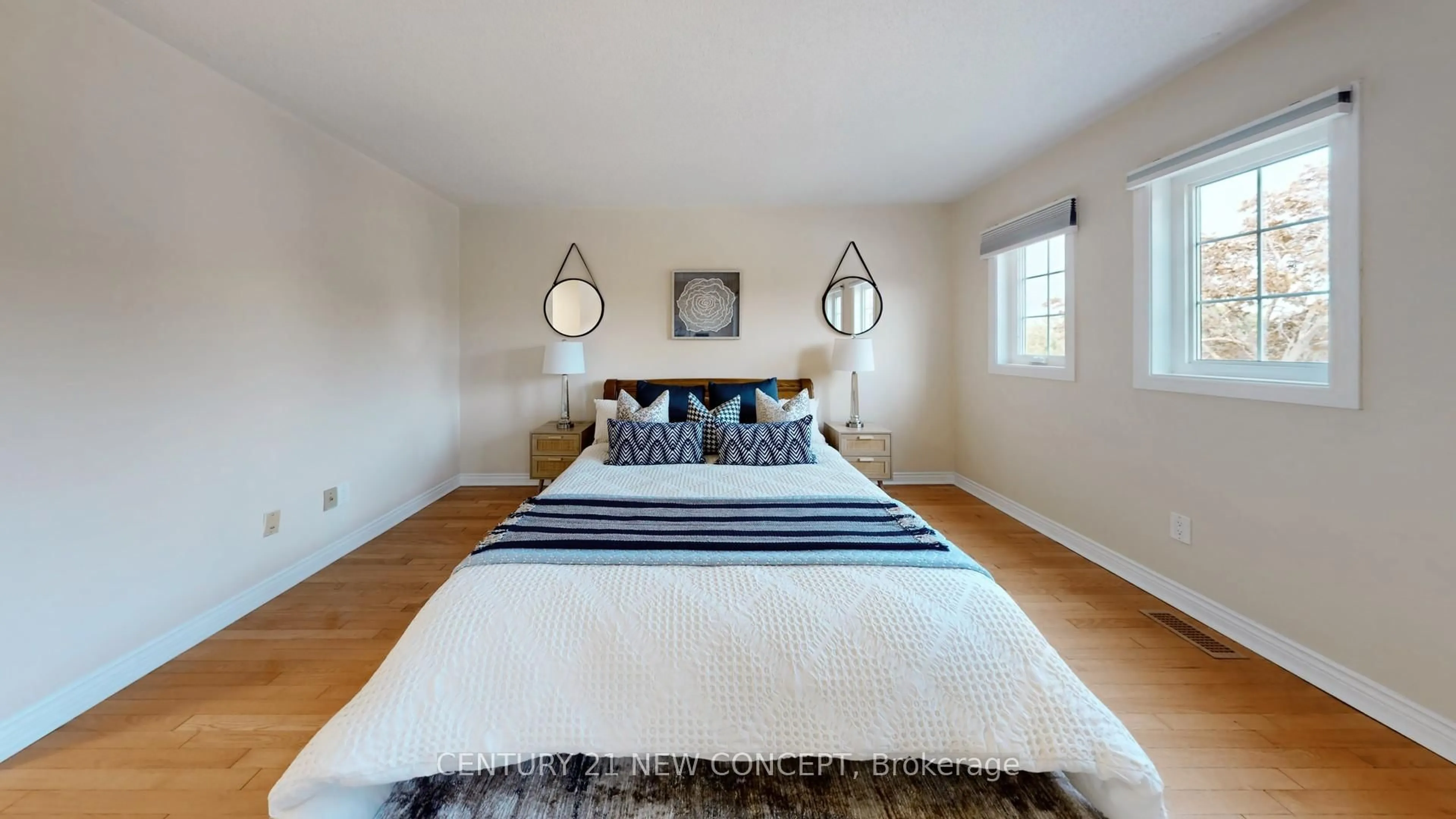 Bedroom with bed, unknown for 2038 Lumberman Lane, Oakville Ontario L6M 2Z1