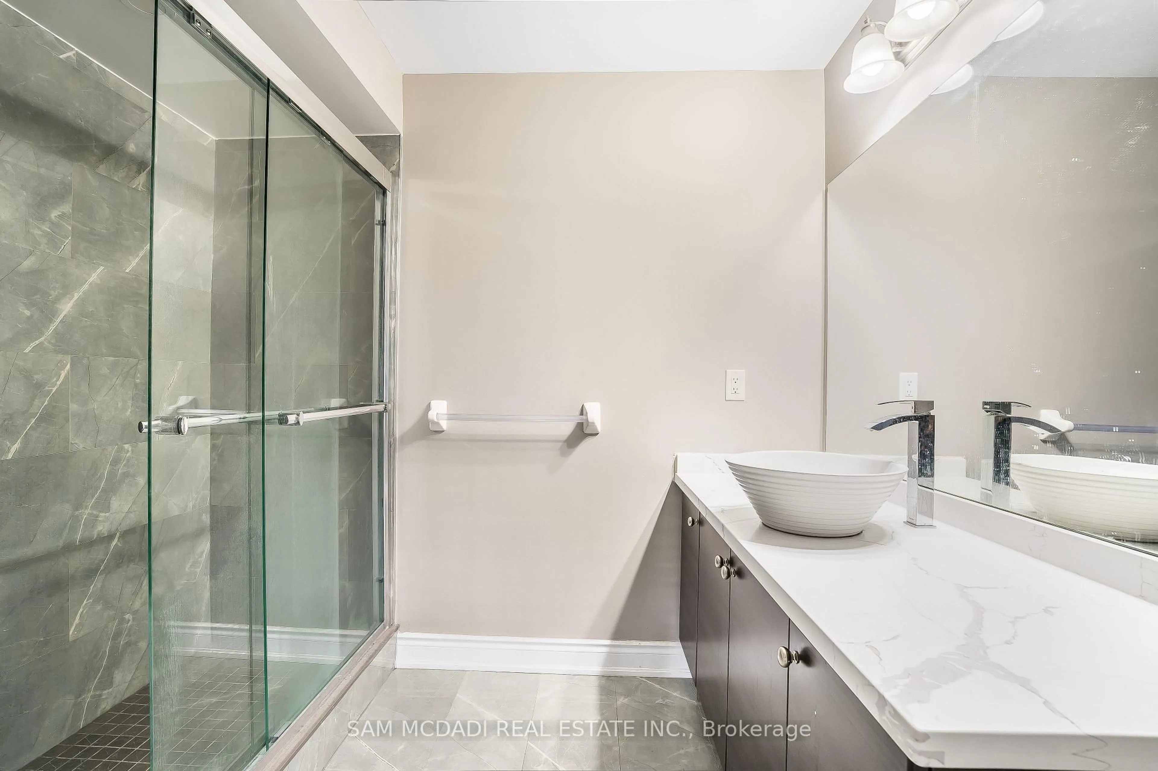 Contemporary bathroom, ceramic/tile floor for 28 Clockwork Dr, Brampton Ontario L7A 4R8