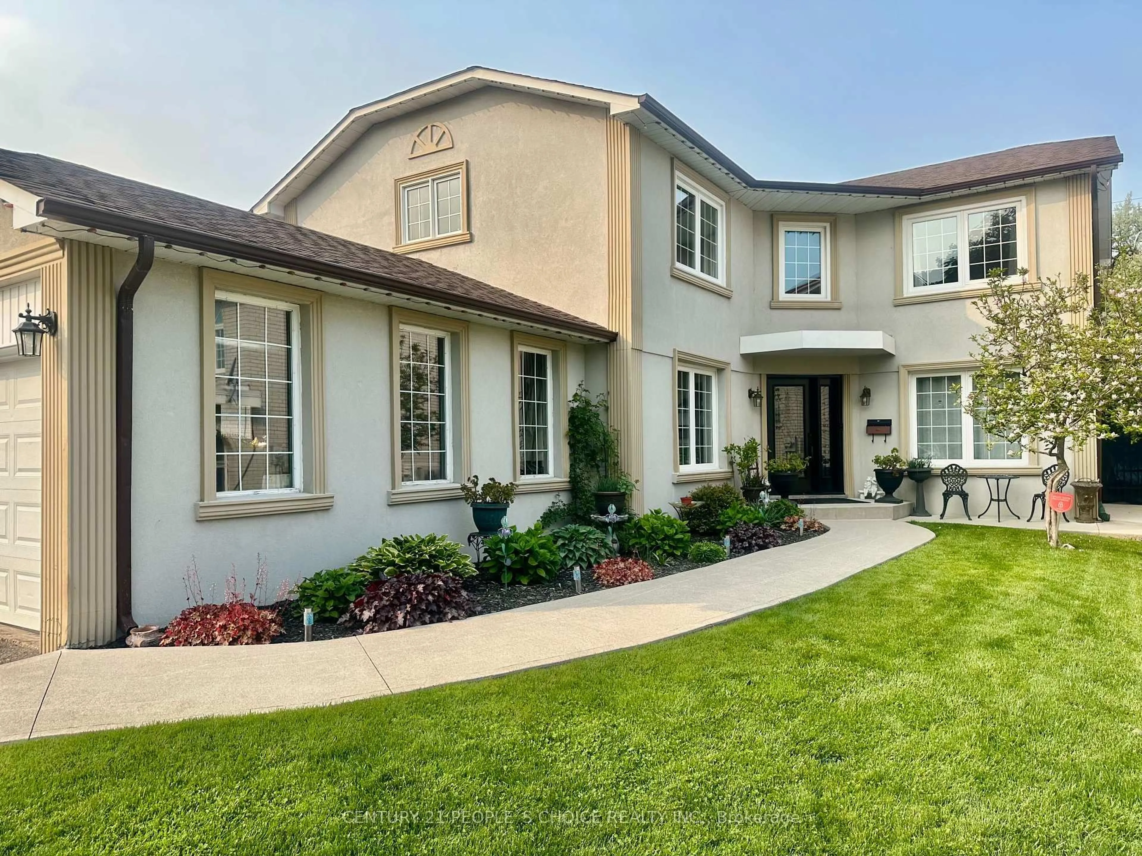 Unknown for 32 Madrid Cres, Brampton Ontario L6S 2X4