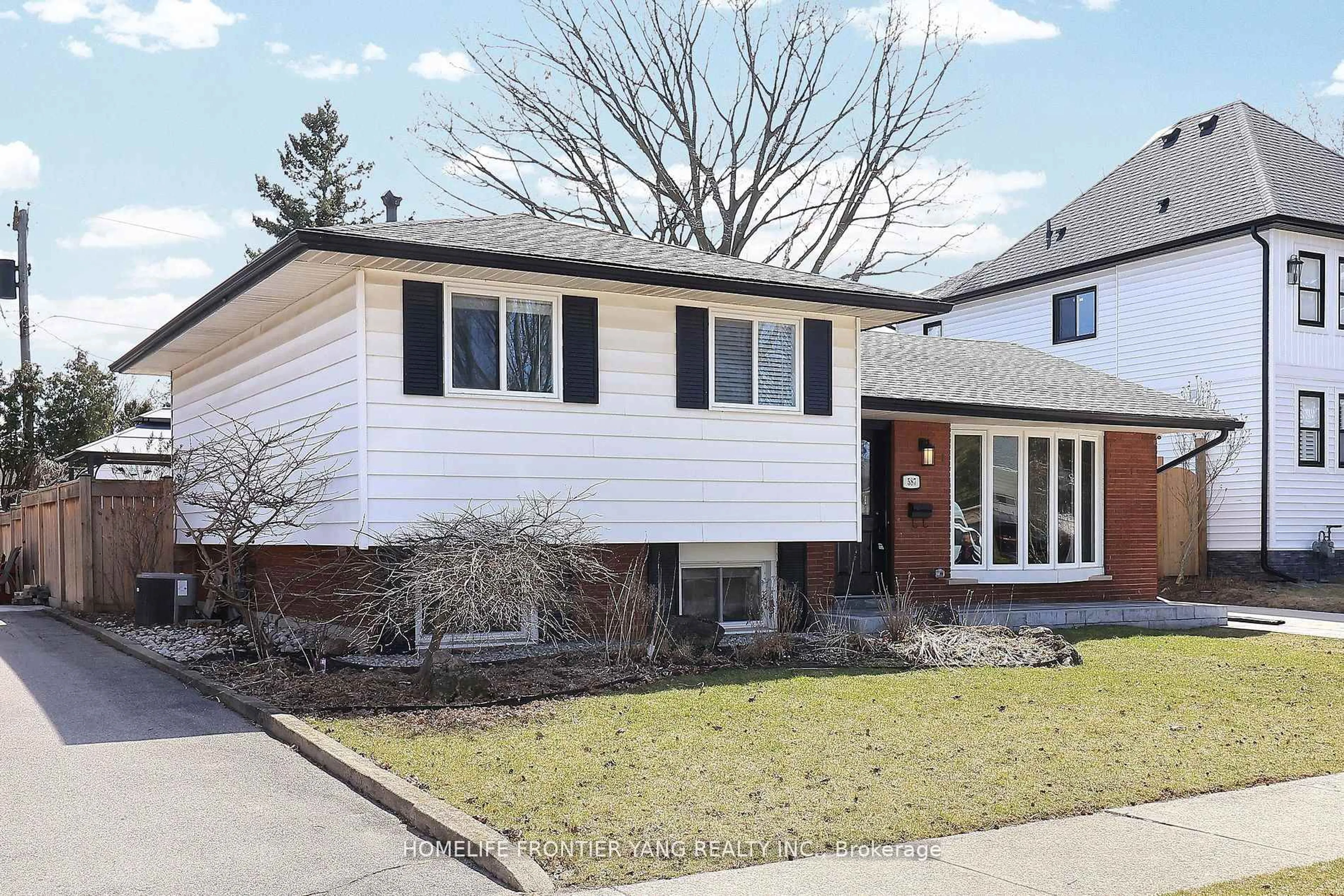 Home with brick exterior material, street for 587 Wilene Dr, Burlington Ontario L7L 2B3