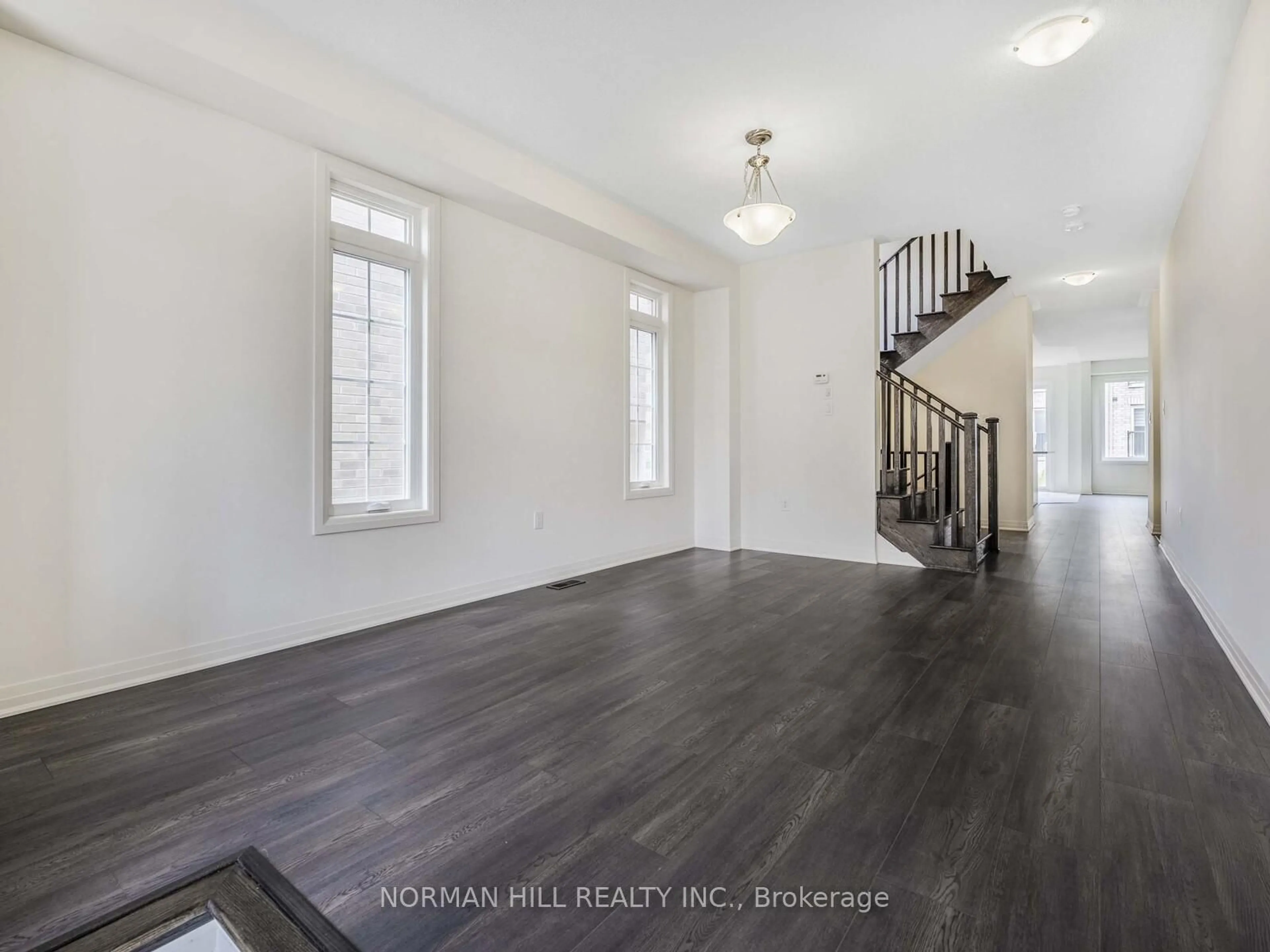 Indoor entryway for 30 Guildhouse Dr, Brampton Ontario L7A 4W6