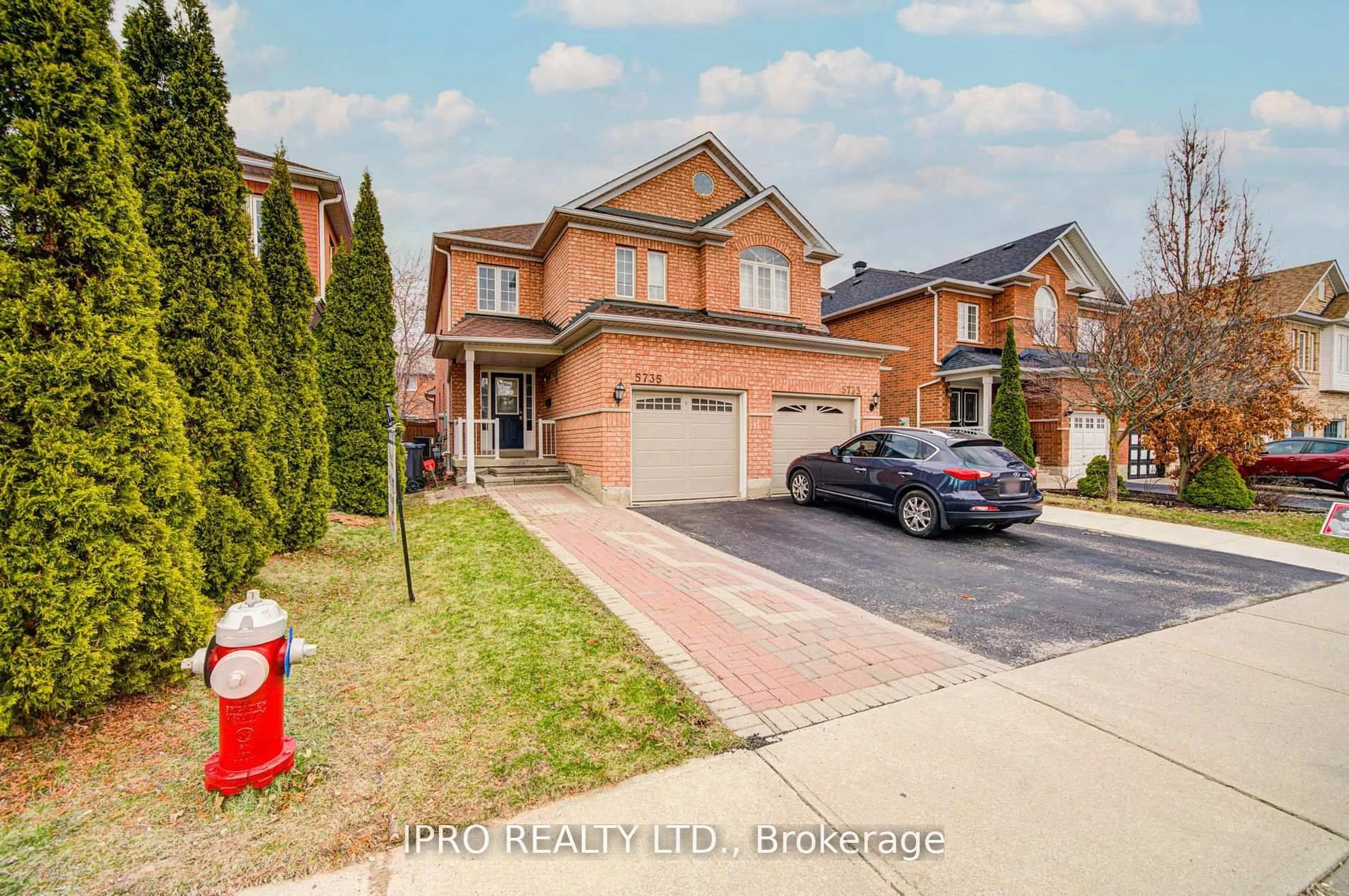 Home with brick exterior material, street for 5735 Keldrew Ave, Mississauga Ontario L5M 7B9