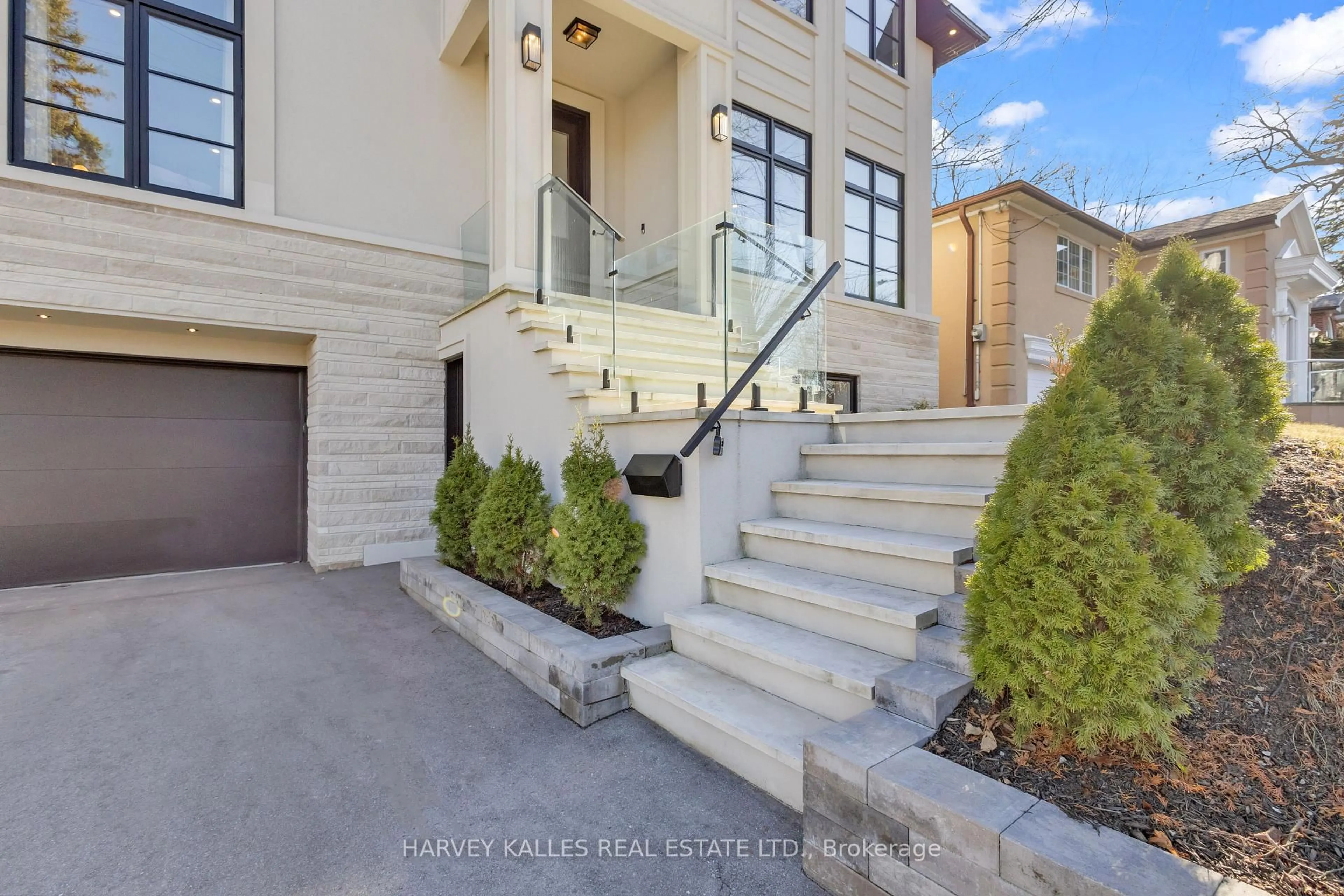 Stairs for 29 Leland Ave, Toronto Ontario M8Z 2X6