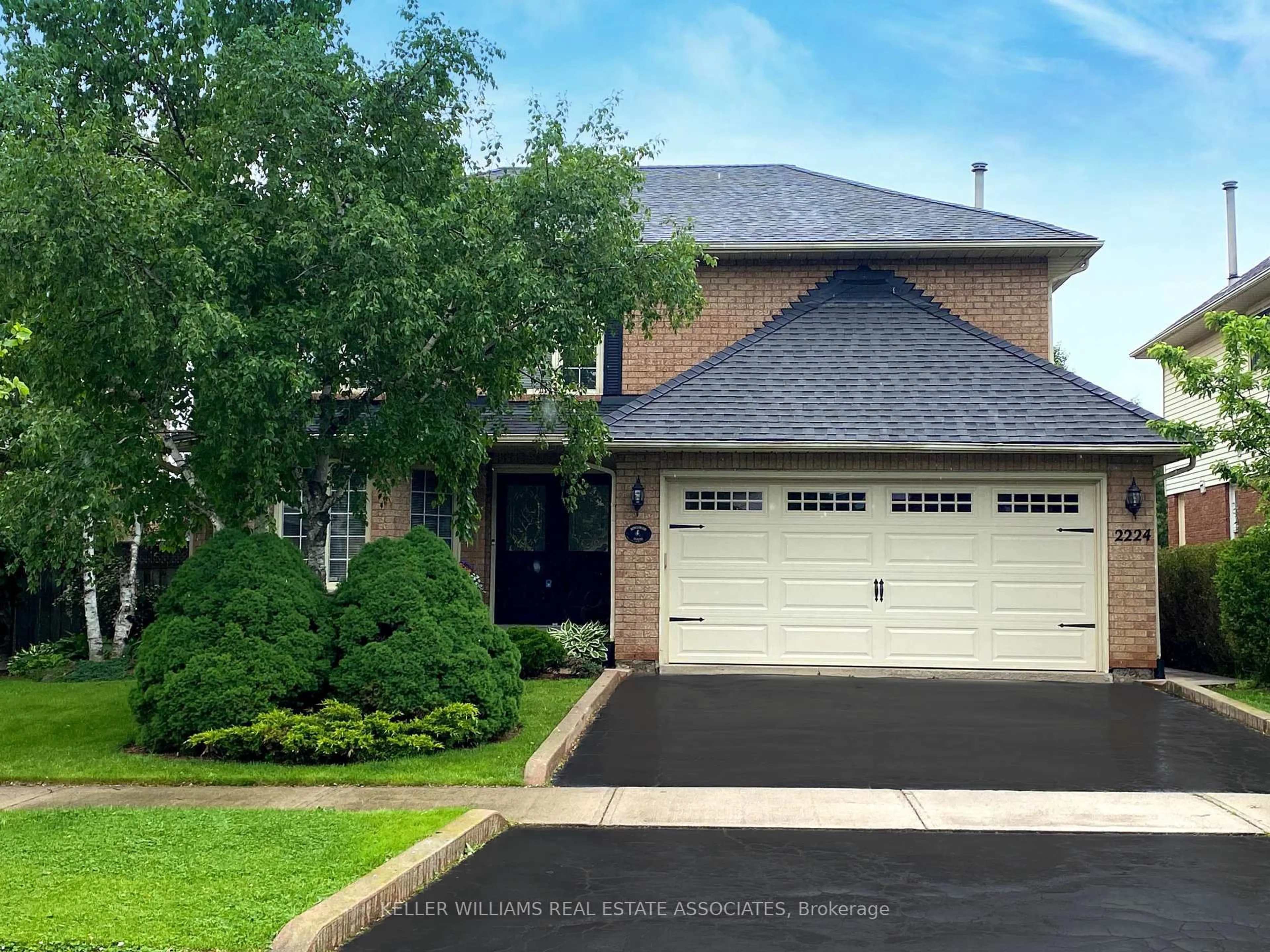 Home with brick exterior material, street for 2224 Vista Dr, Burlington Ontario L7M 3N5