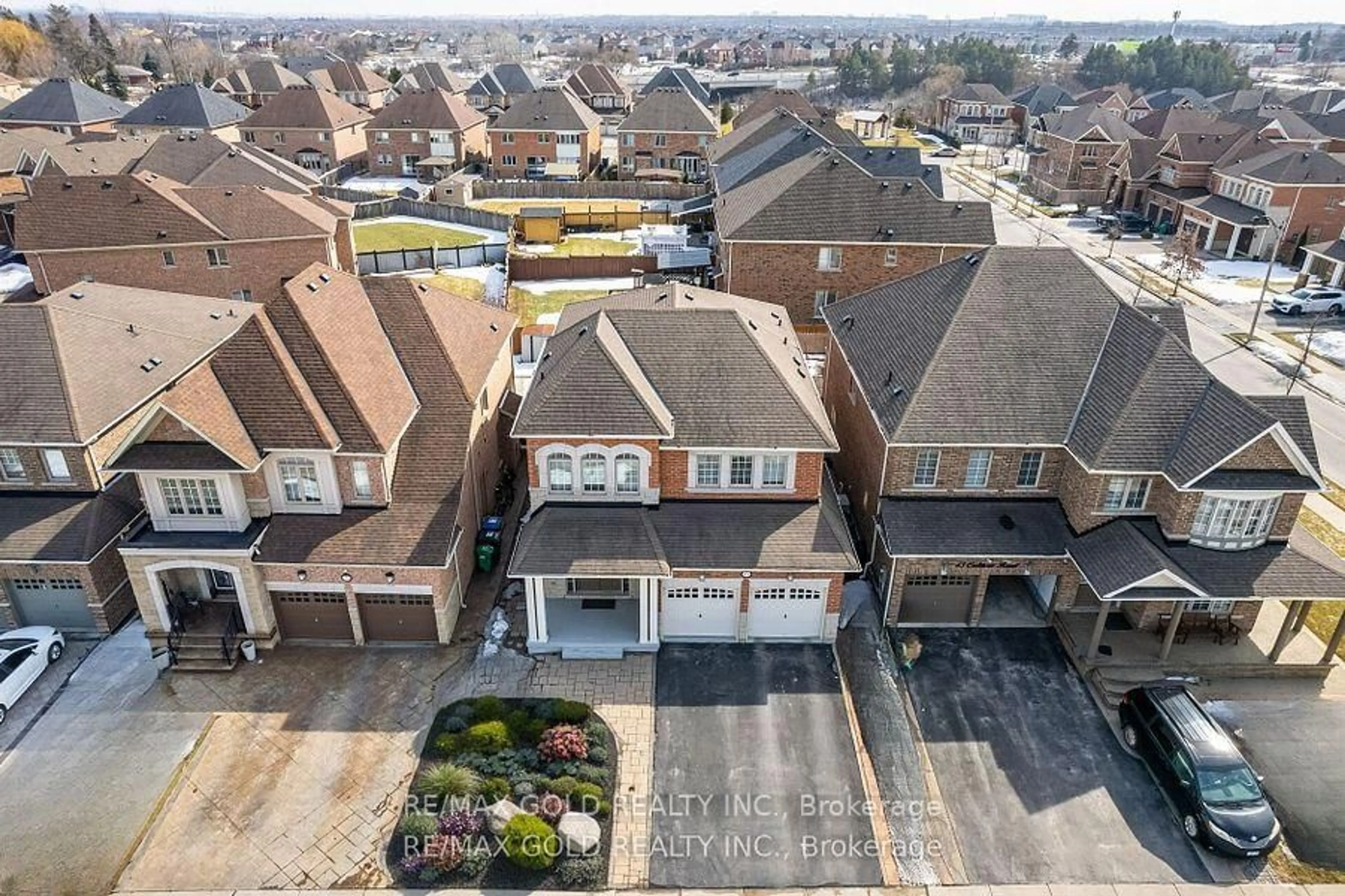 A pic from outside/outdoor area/front of a property/back of a property/a pic from drone, street for 41 Cultivar Rd, Brampton Ontario L6P 3M4