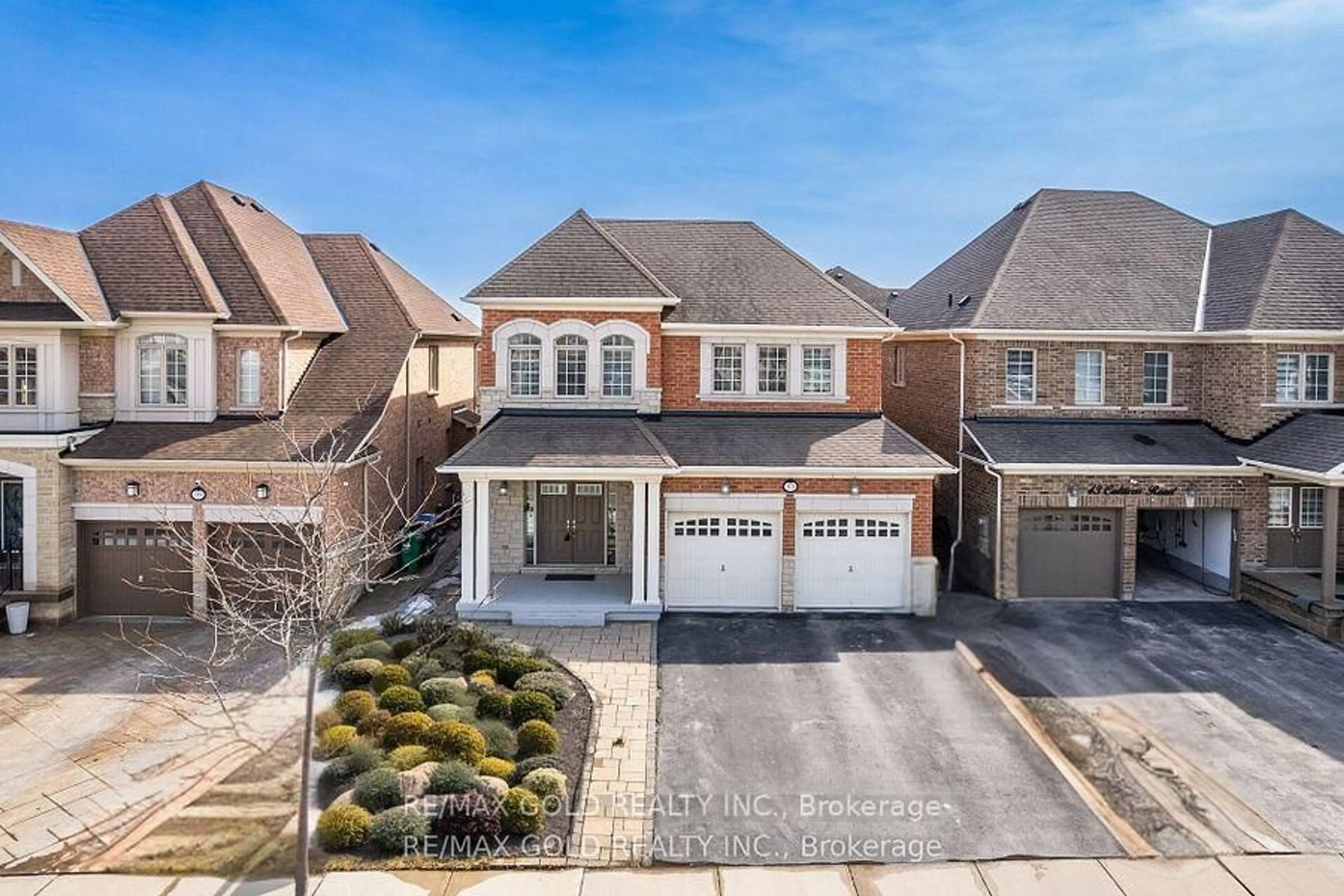 A pic from outside/outdoor area/front of a property/back of a property/a pic from drone, street for 41 Cultivar Rd, Brampton Ontario L6P 3M4