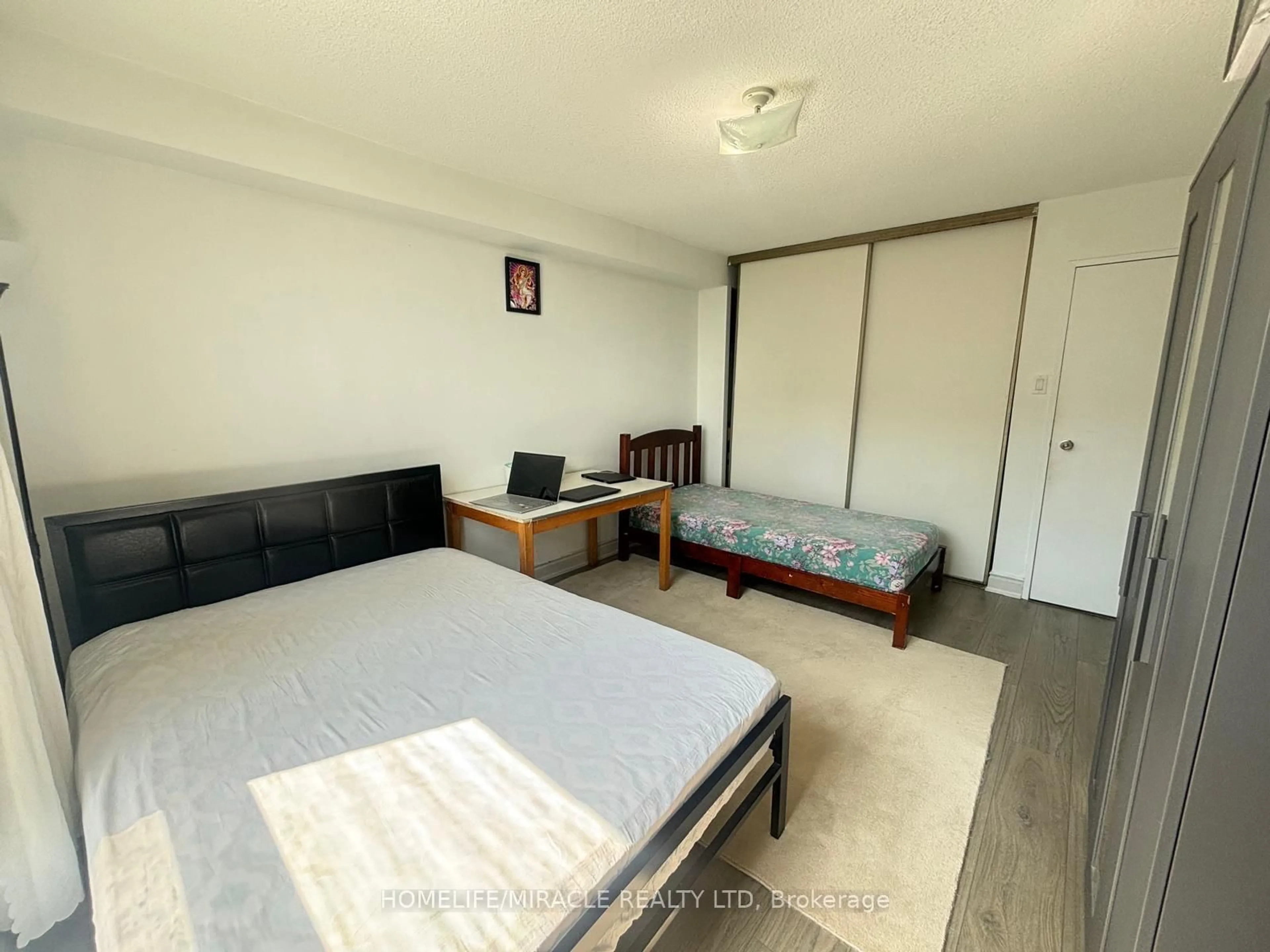A pic of a room for 4 King Cross Rd #1106, Brampton Ontario L6T 3X8