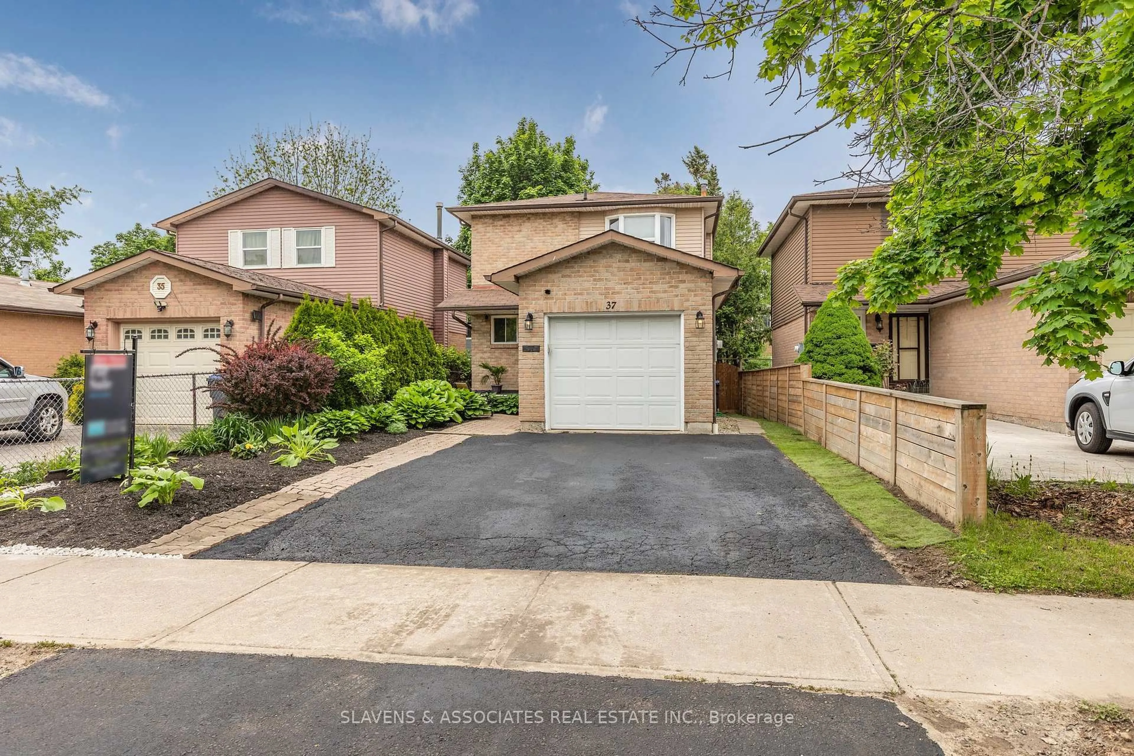Unknown for 37 Vodden St, Brampton Ontario L6X 2W6