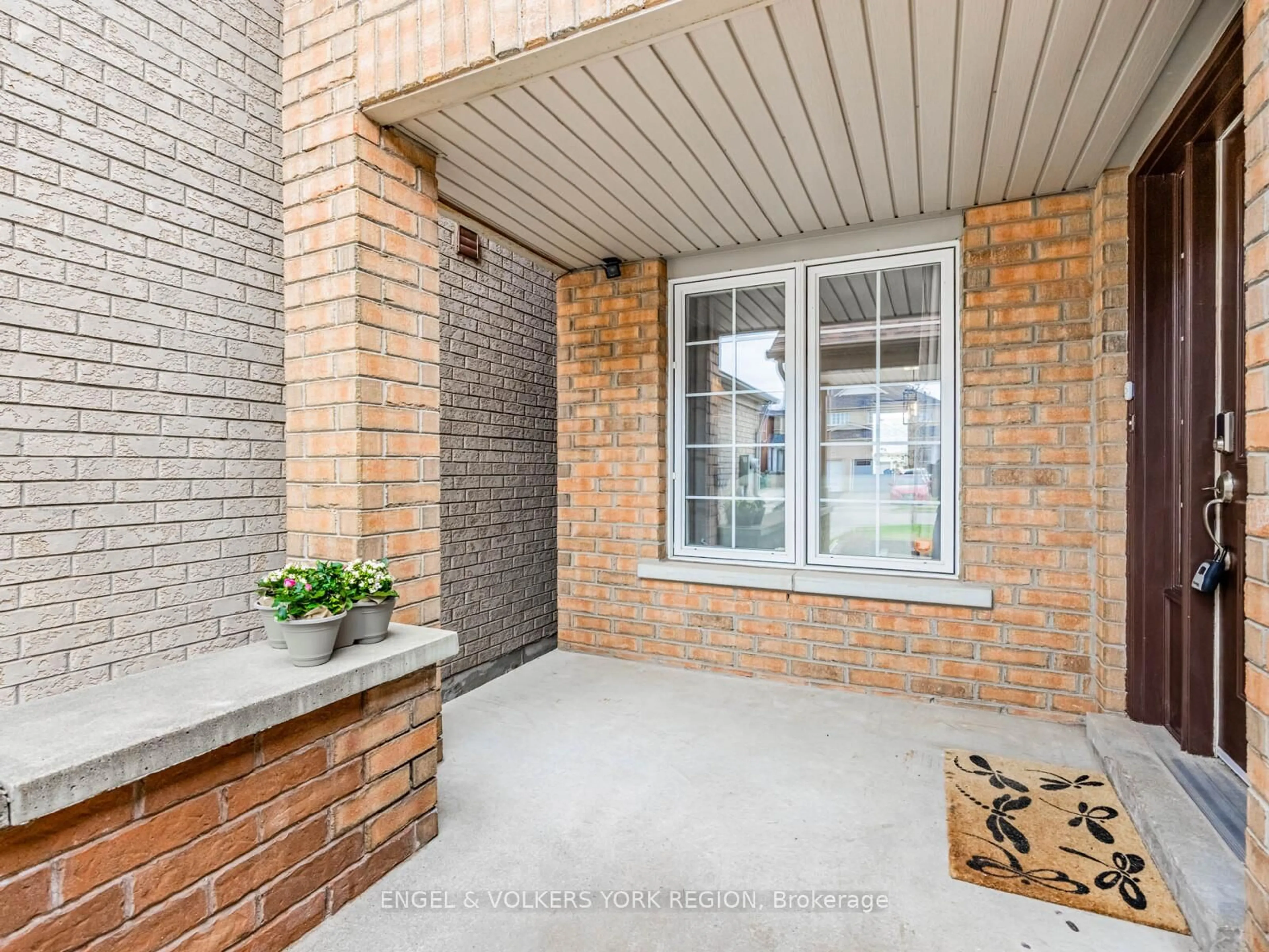 Home with brick exterior material, street for 126 Olympia Cres, Brampton Ontario L6X 4W3