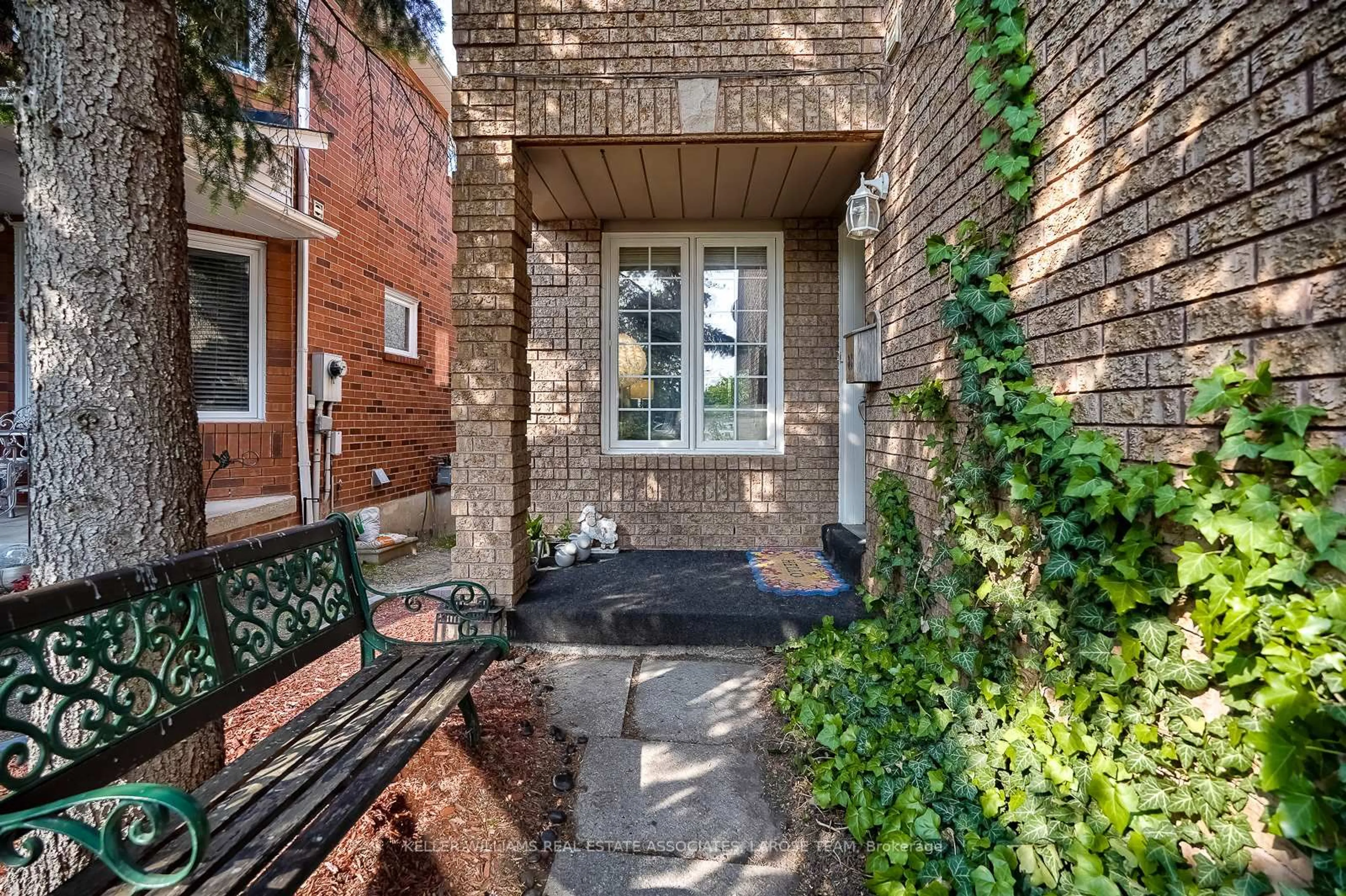 Unknown for 6945 Gracefield Dr, Mississauga Ontario L5N 6T9