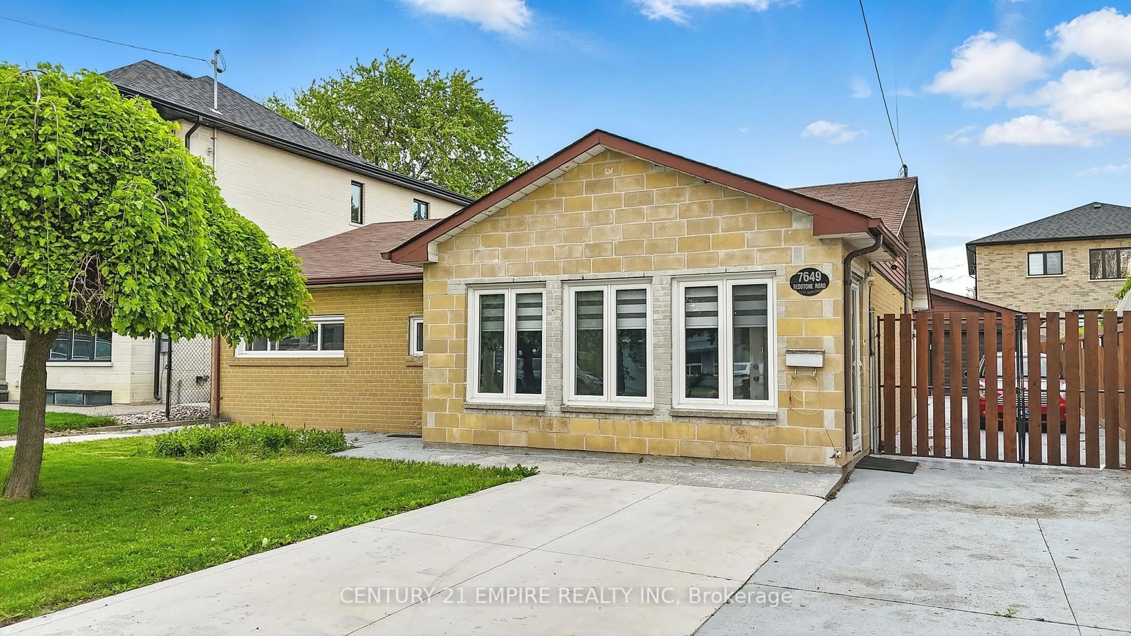Unknown for 7649 Redstone Rd, Mississauga Ontario L4T 2B7
