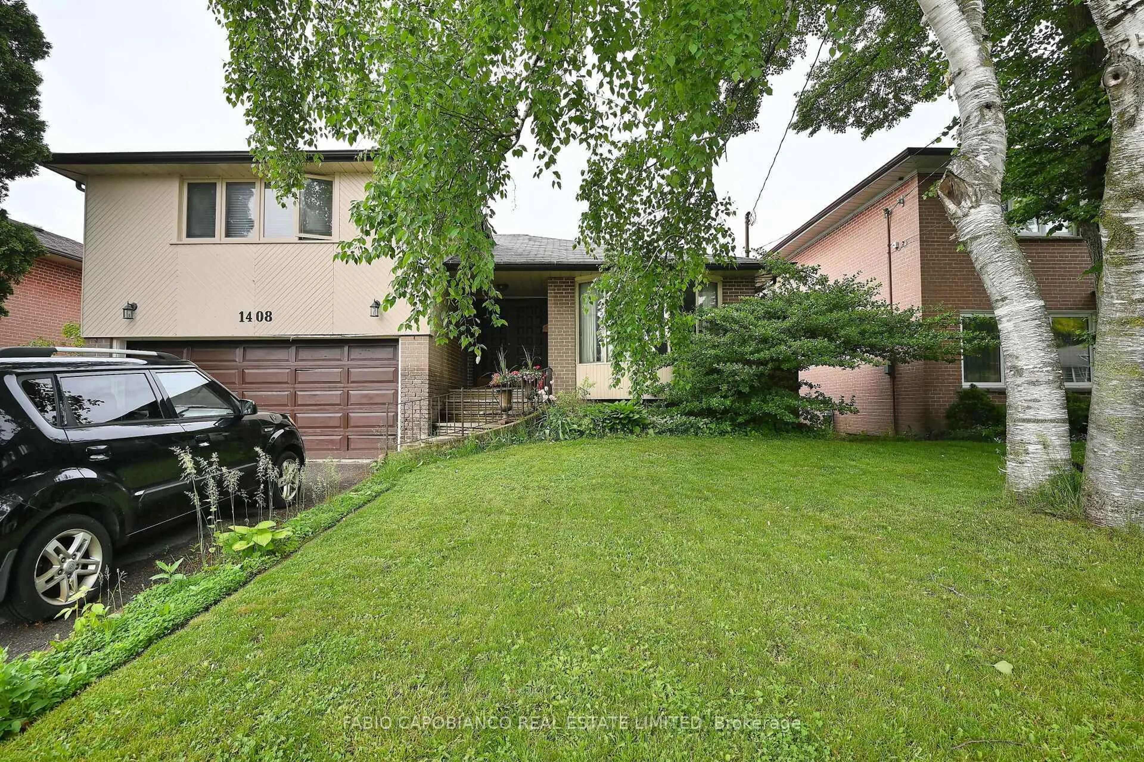 Patio, street for 1408 Strathy Ave, Mississauga Ontario L5E 2L2