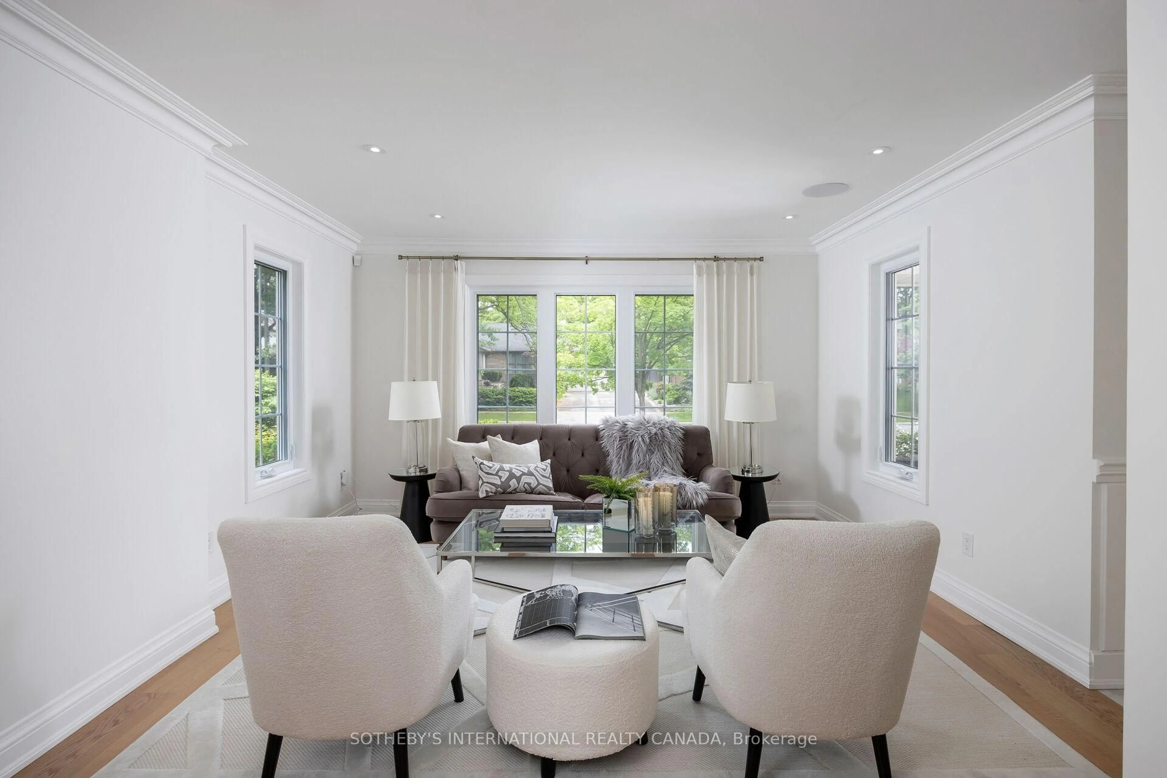 Living room with furniture, unknown for 1162 Fair Birch Dr, Mississauga Ontario L5H 1M6