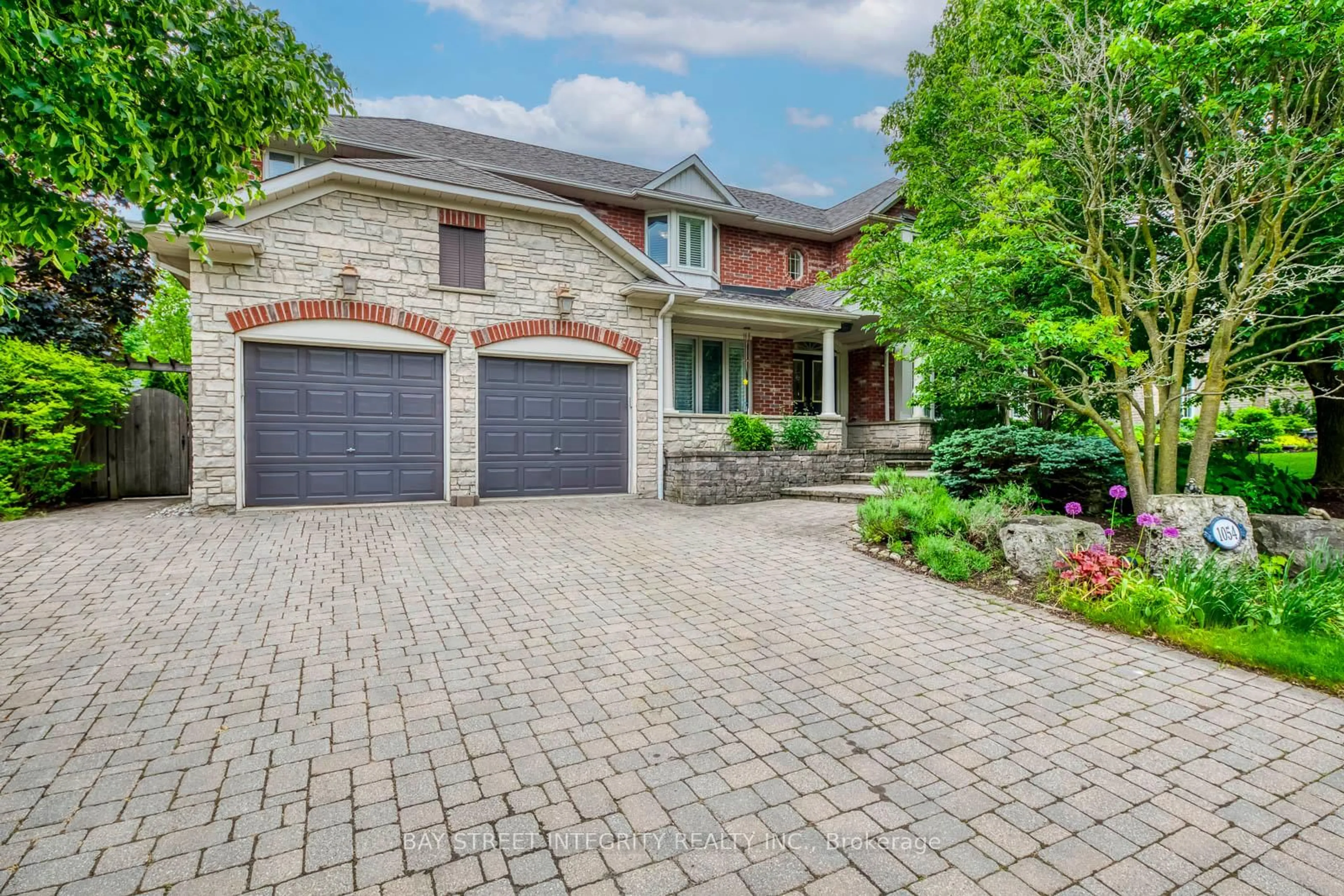 Home with brick exterior material, street for 1054 Summit Ridge Dr, Oakville Ontario L6M 3K9