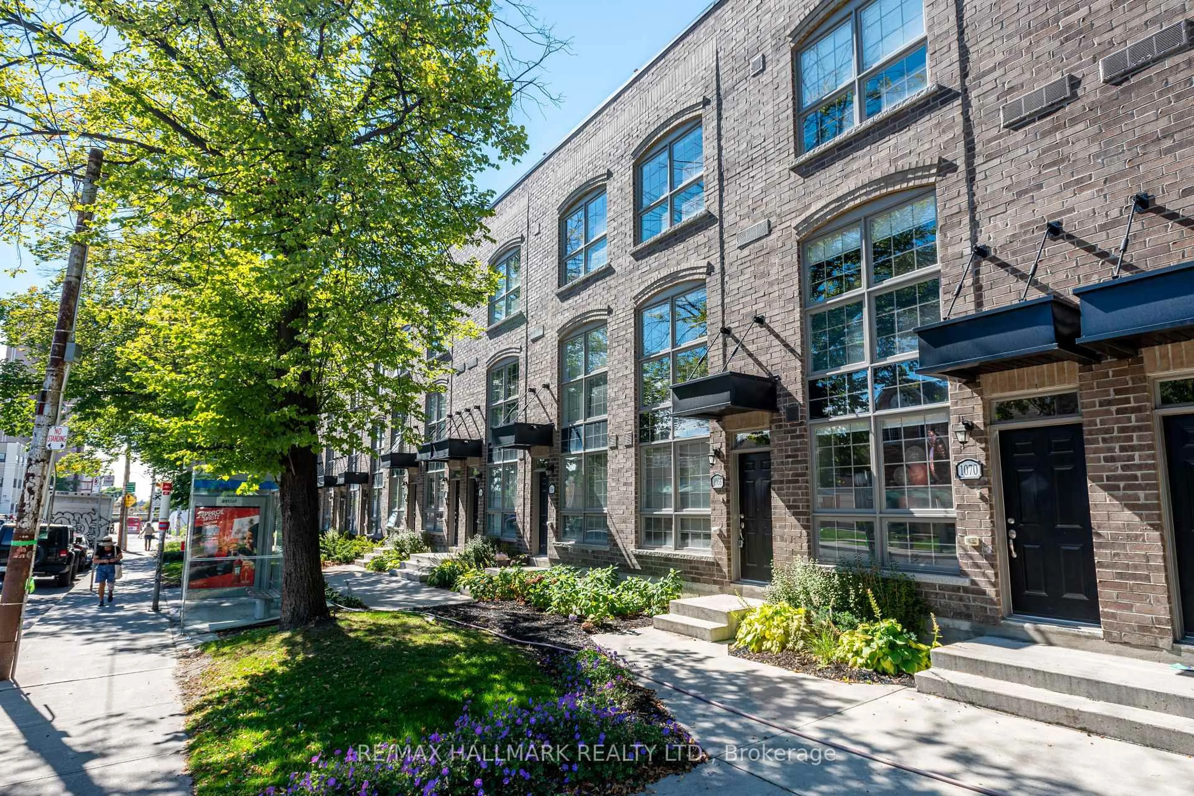 Home with brick exterior material, street for 1068 Lansdowne Ave, Toronto Ontario M6H 3Z4