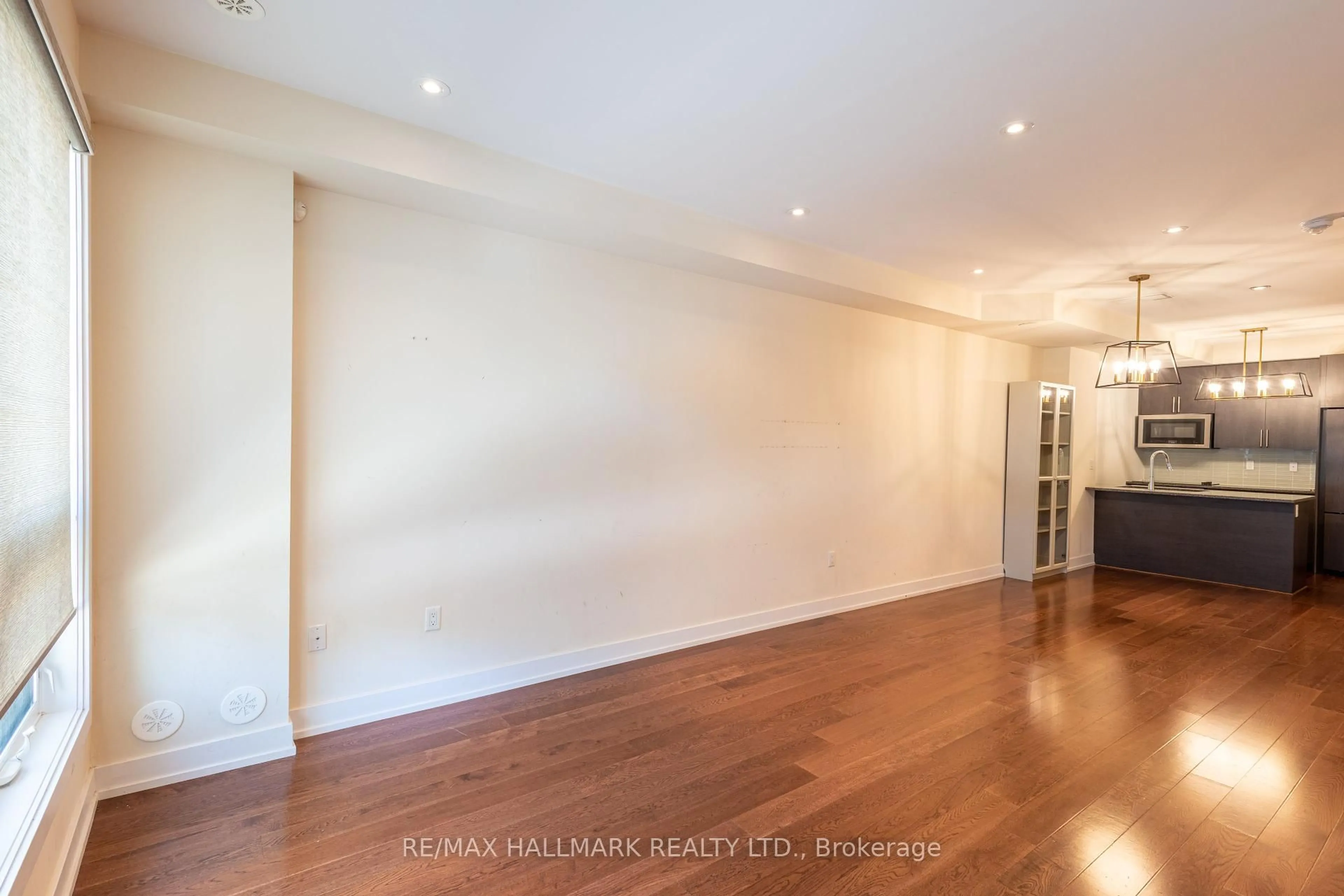 A pic of a room for 1068 Lansdowne Ave, Toronto Ontario M6H 3Z4