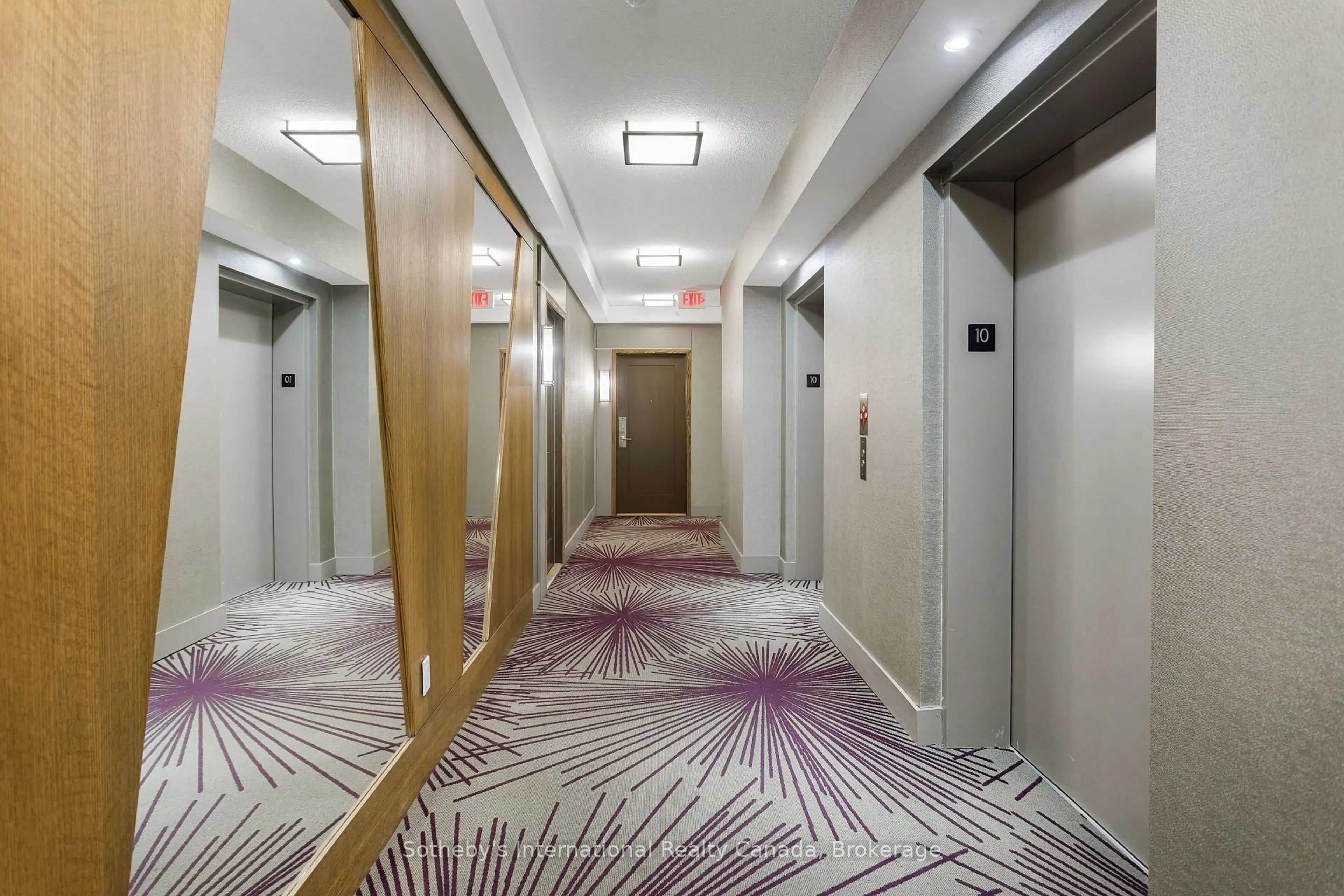 Indoor foyer for 55 Eglinton Ave #1010, Mississauga Ontario L5R 0E4