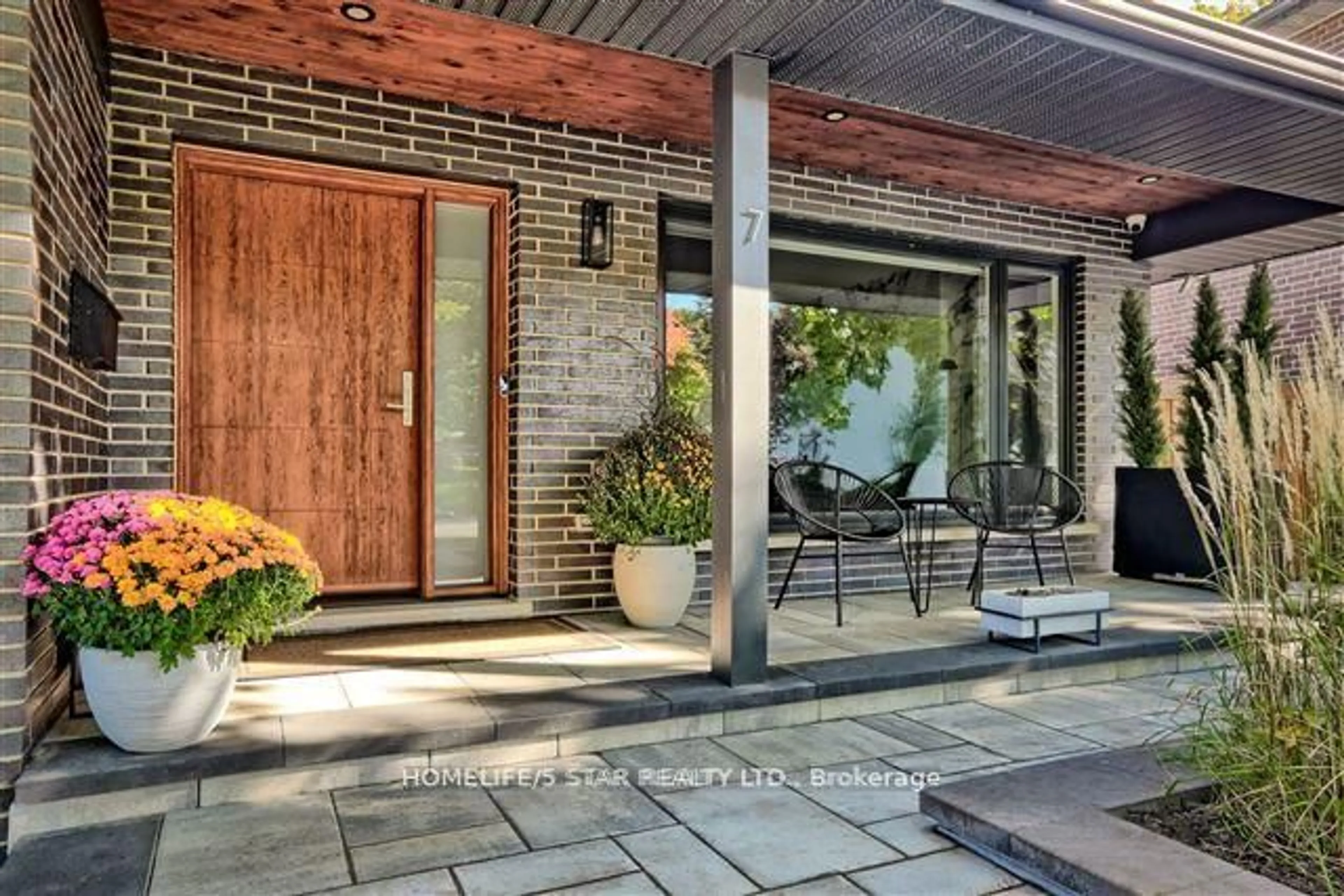 Home with brick exterior material, street for 7 KINGSBOROUGH Cres, Toronto Ontario M9R 2T8