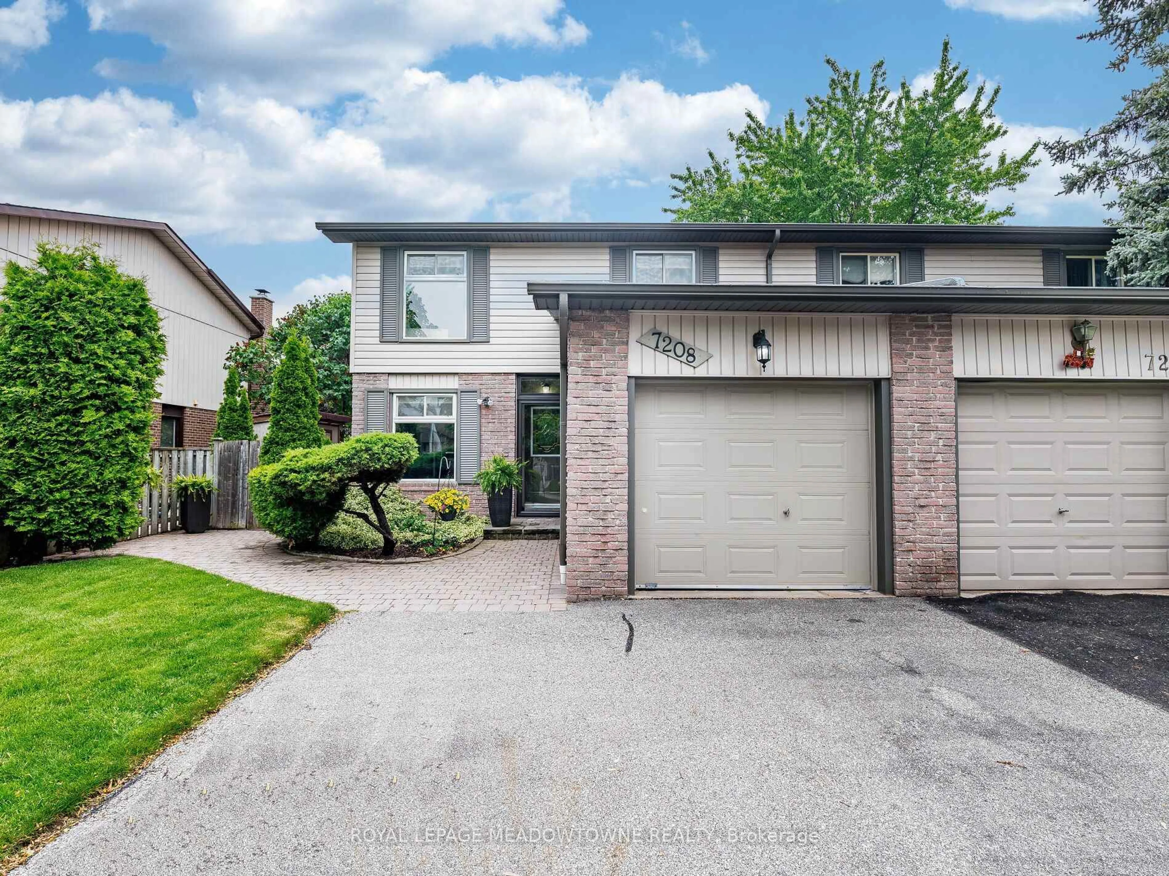 Home with brick exterior material, street for 7208 Joliette Cres, Mississauga Ontario L5N 1Z3