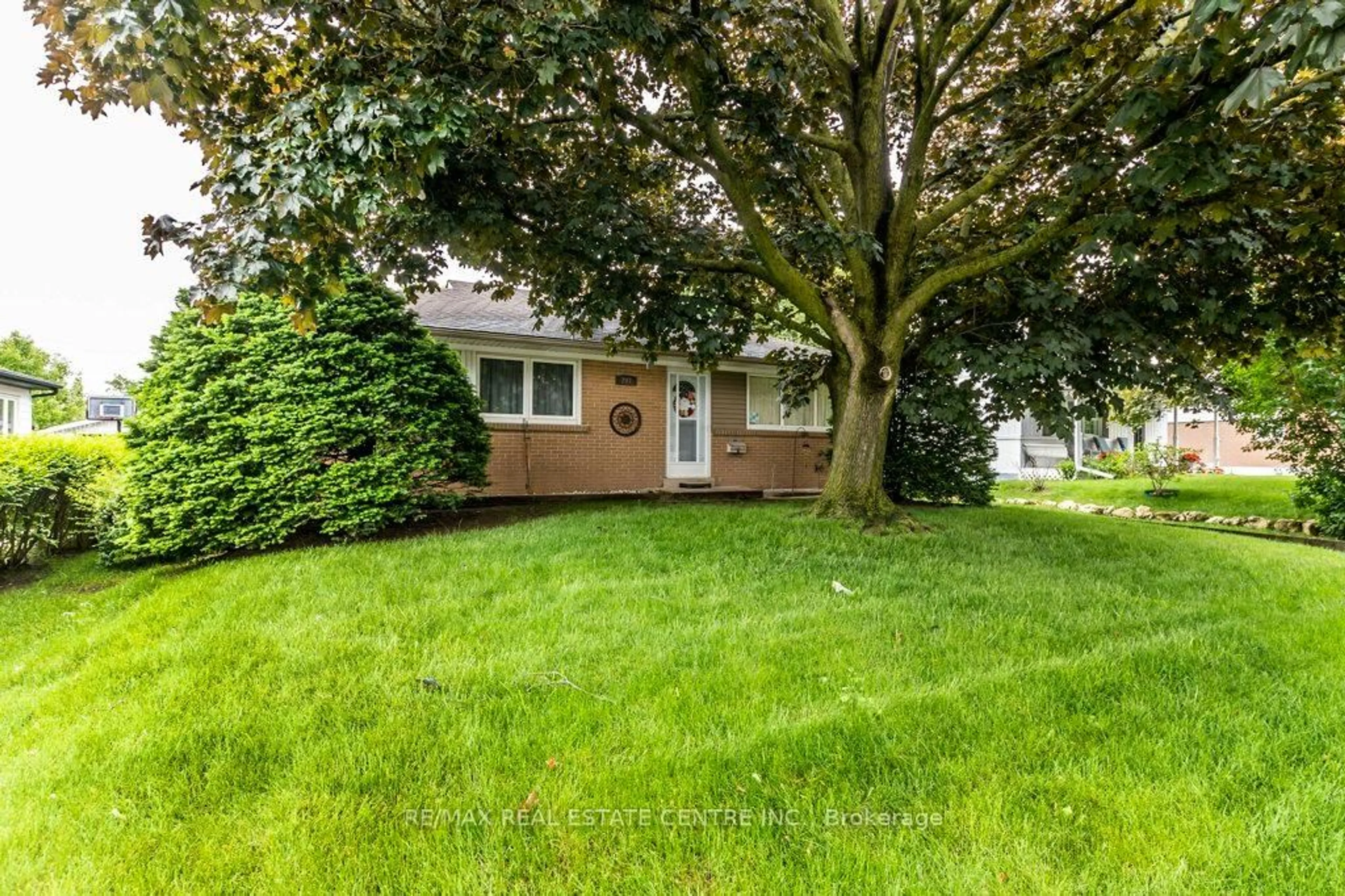 Unknown for 207 Elmwood Cres, Milton Ontario L9T 1C3