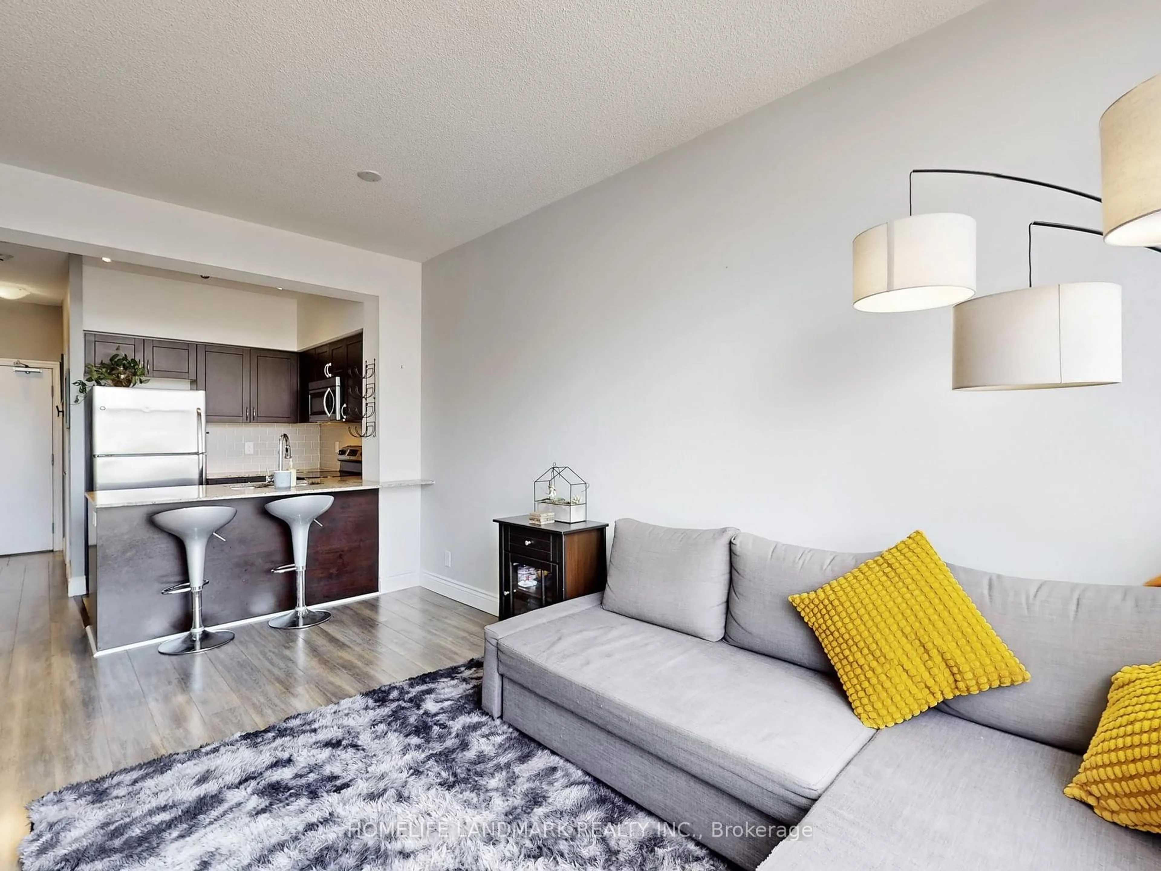 Living room with furniture, unknown for 1940 Ironstone Dr #519, Burlington Ontario L7L 0E4