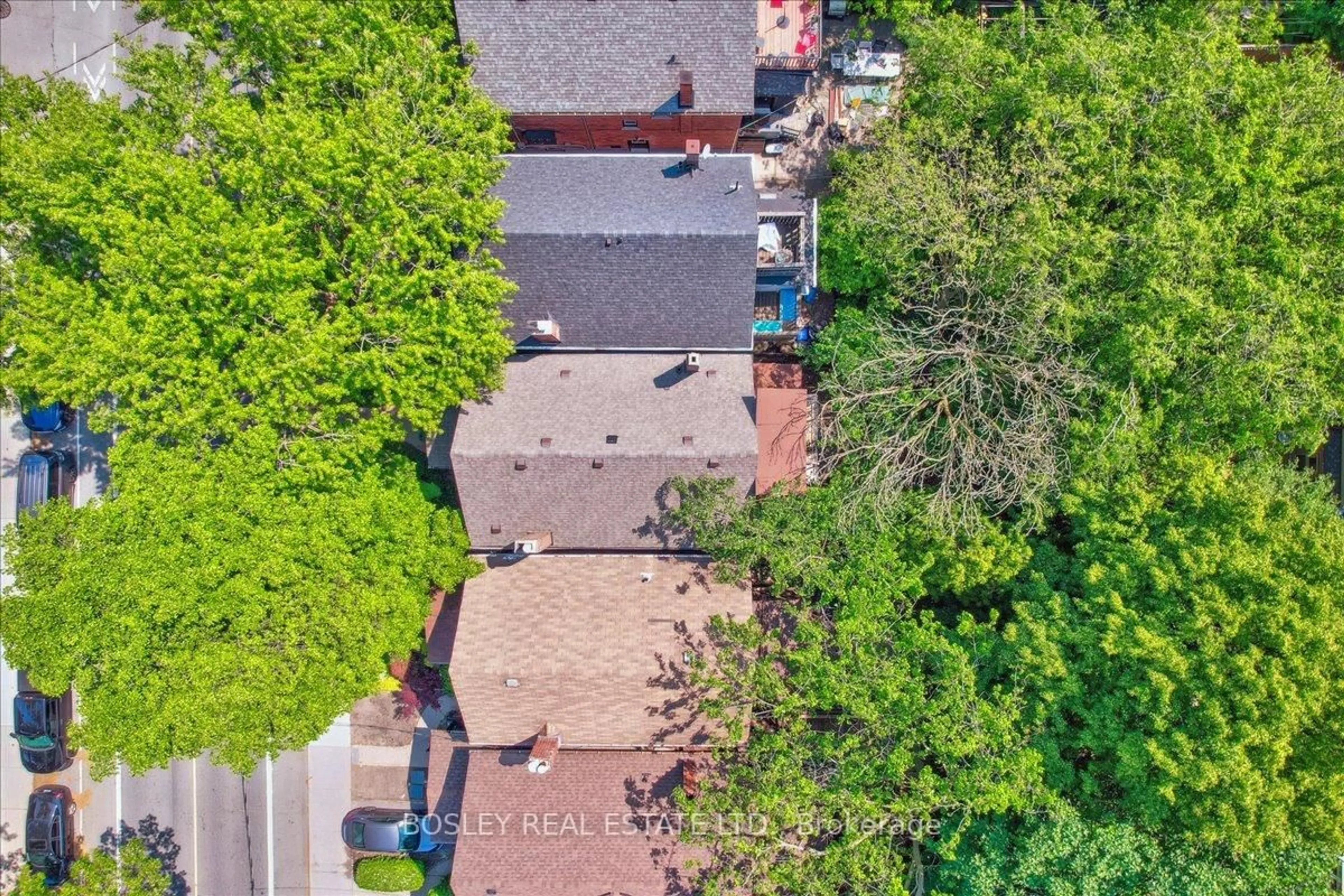 A pic from outside/outdoor area/front of a property/back of a property/a pic from drone, street for 503 Annette St, Toronto Ontario M6P 1S1