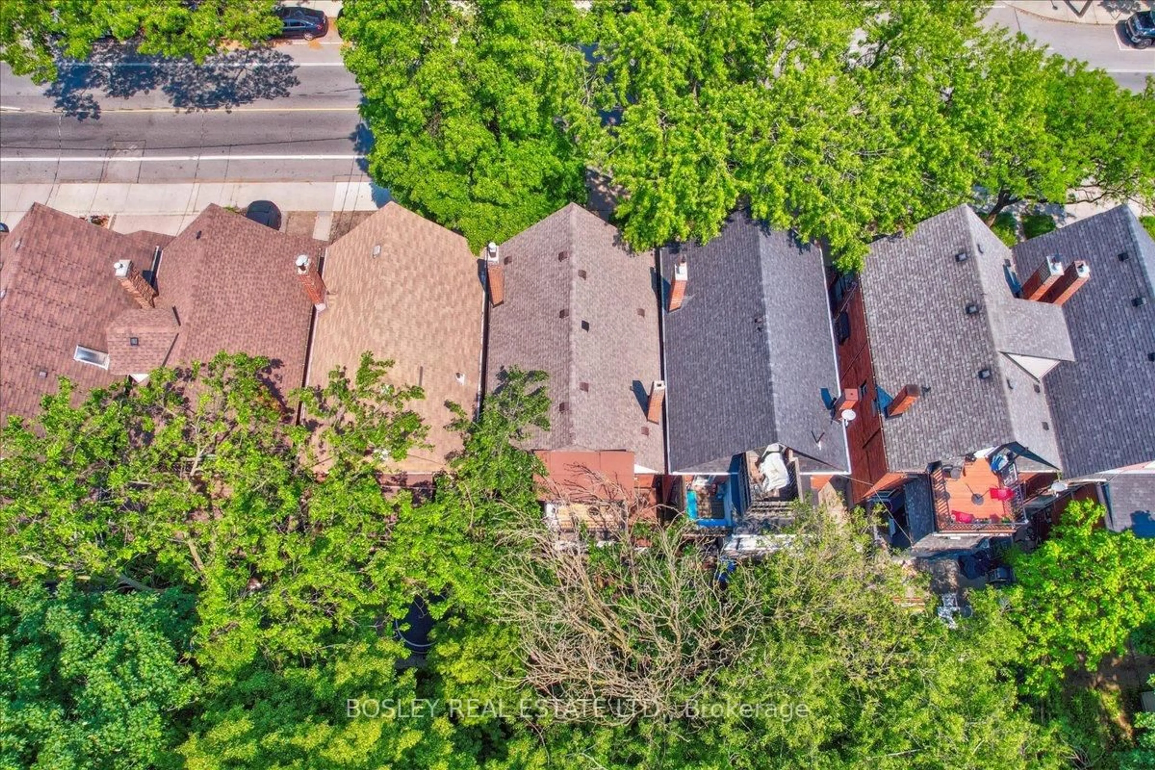 A pic from outside/outdoor area/front of a property/back of a property/a pic from drone, street for 503 Annette St, Toronto Ontario M6P 1S1