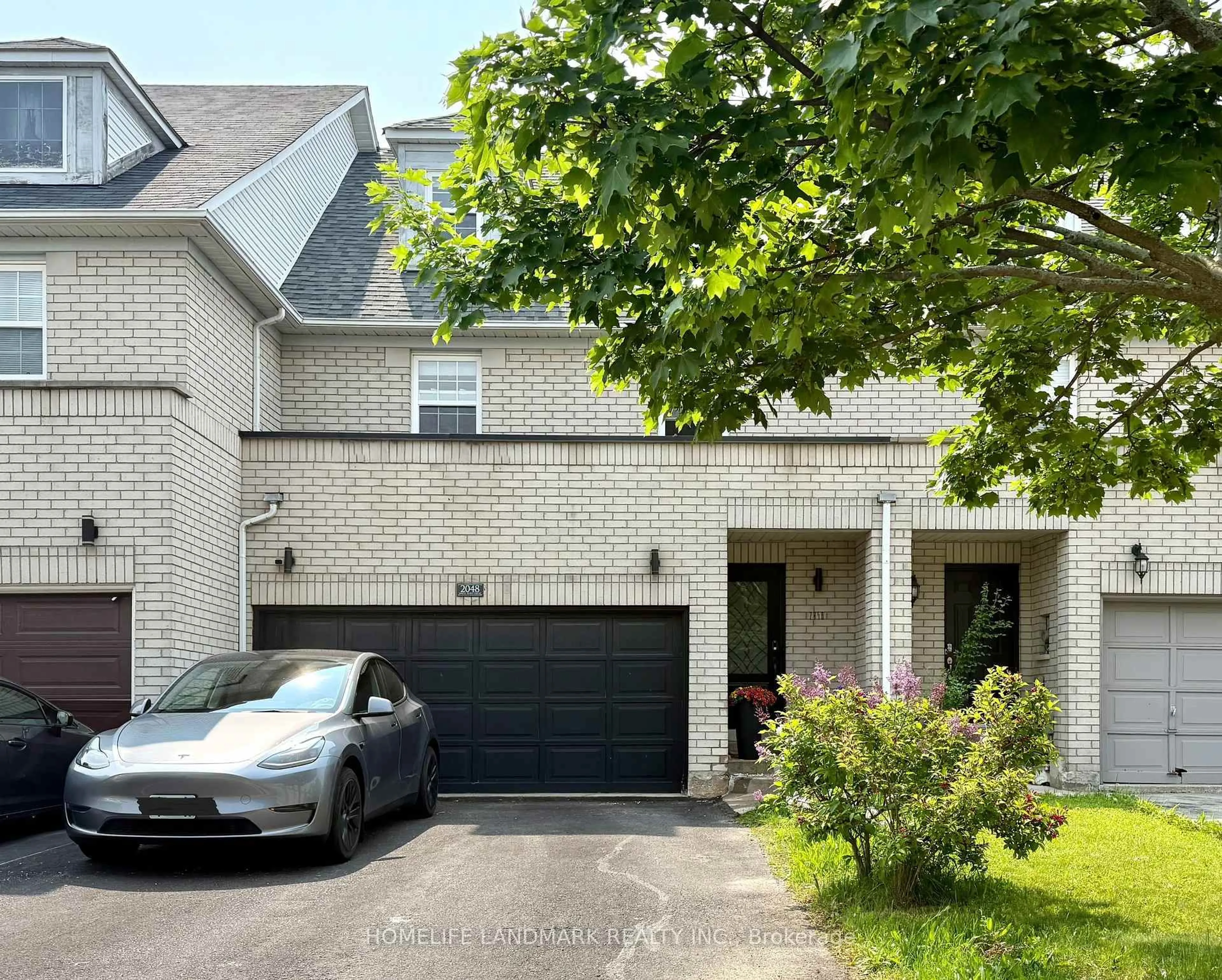 Home with brick exterior material, street for 2048 White Dove Circ, Oakville Ontario L6M 3R7