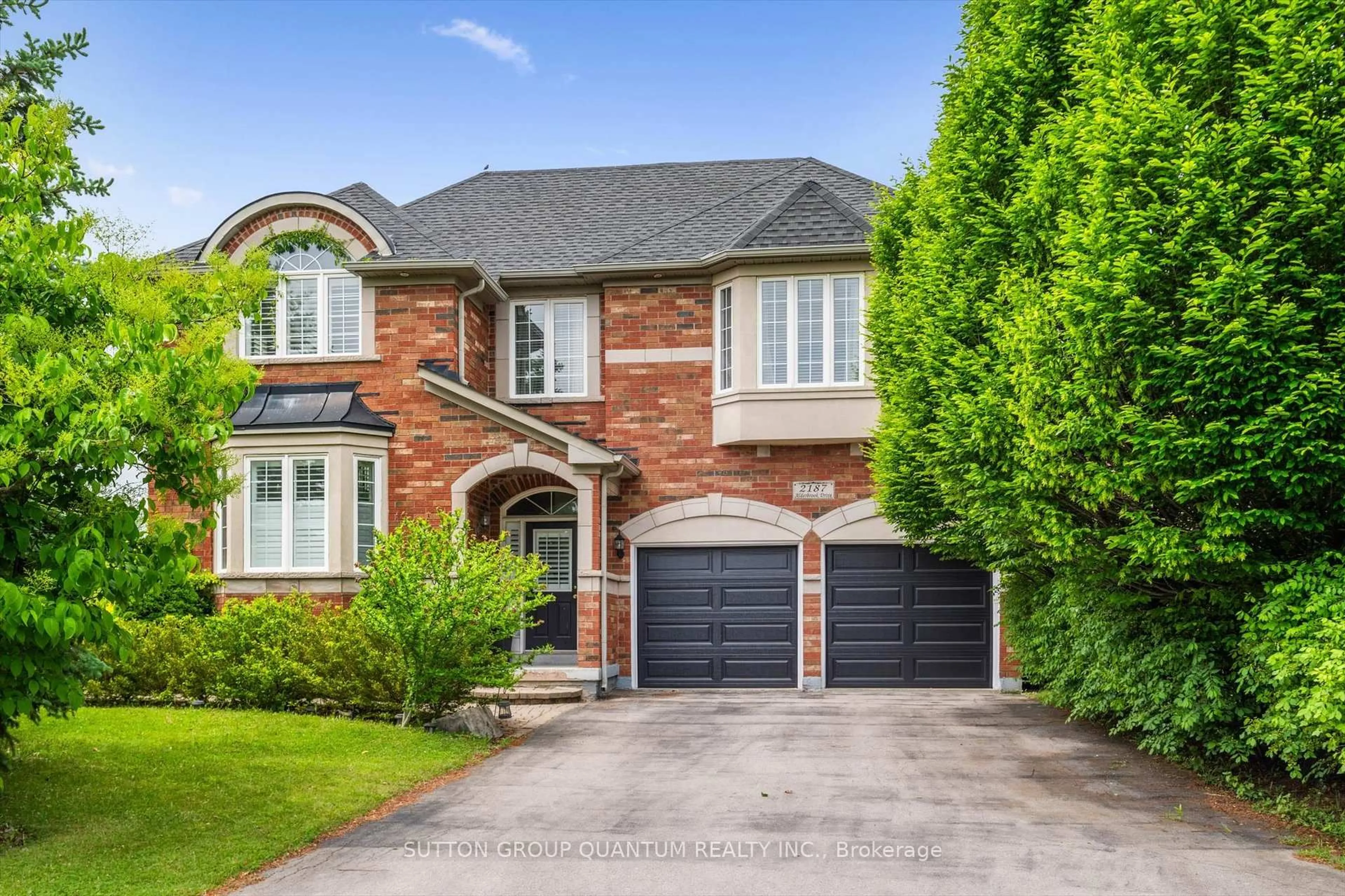 Home with brick exterior material, street for 2187 Alderbrook Dr, Oakville Ontario L6M 4Z3