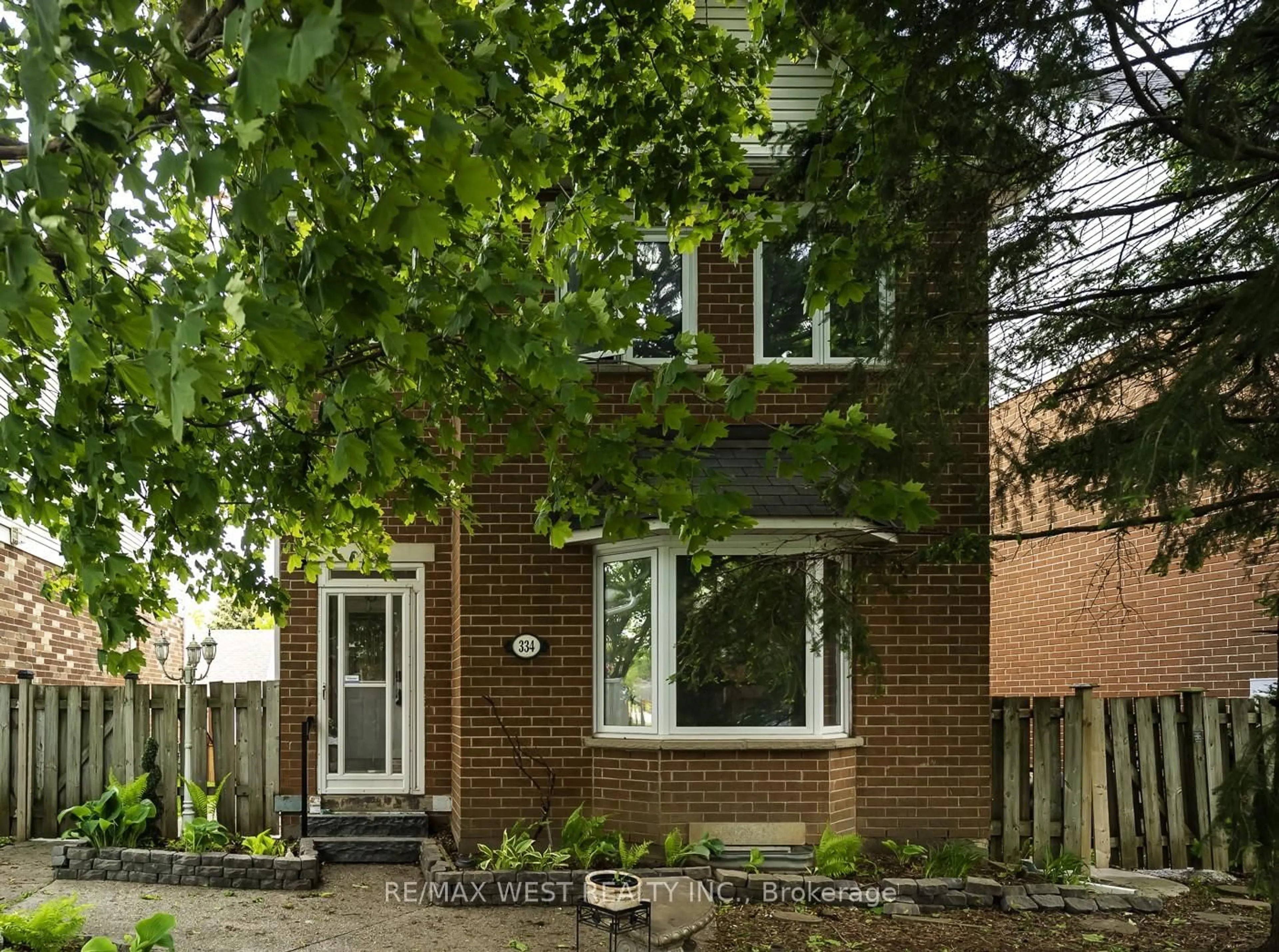 Home with brick exterior material, street for 334 Cottonwood St, Orangeville Ontario L9W 4X7