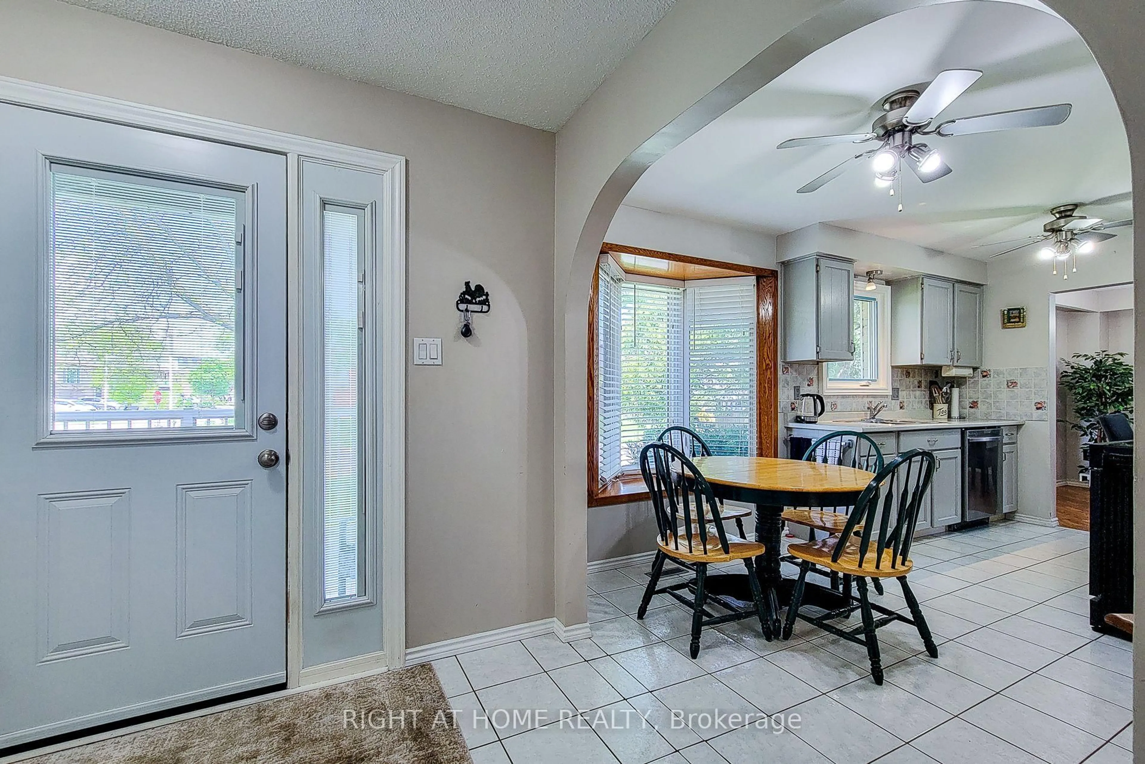 Unknown for 550 Hayward Cres, Milton Ontario L9T 4P9
