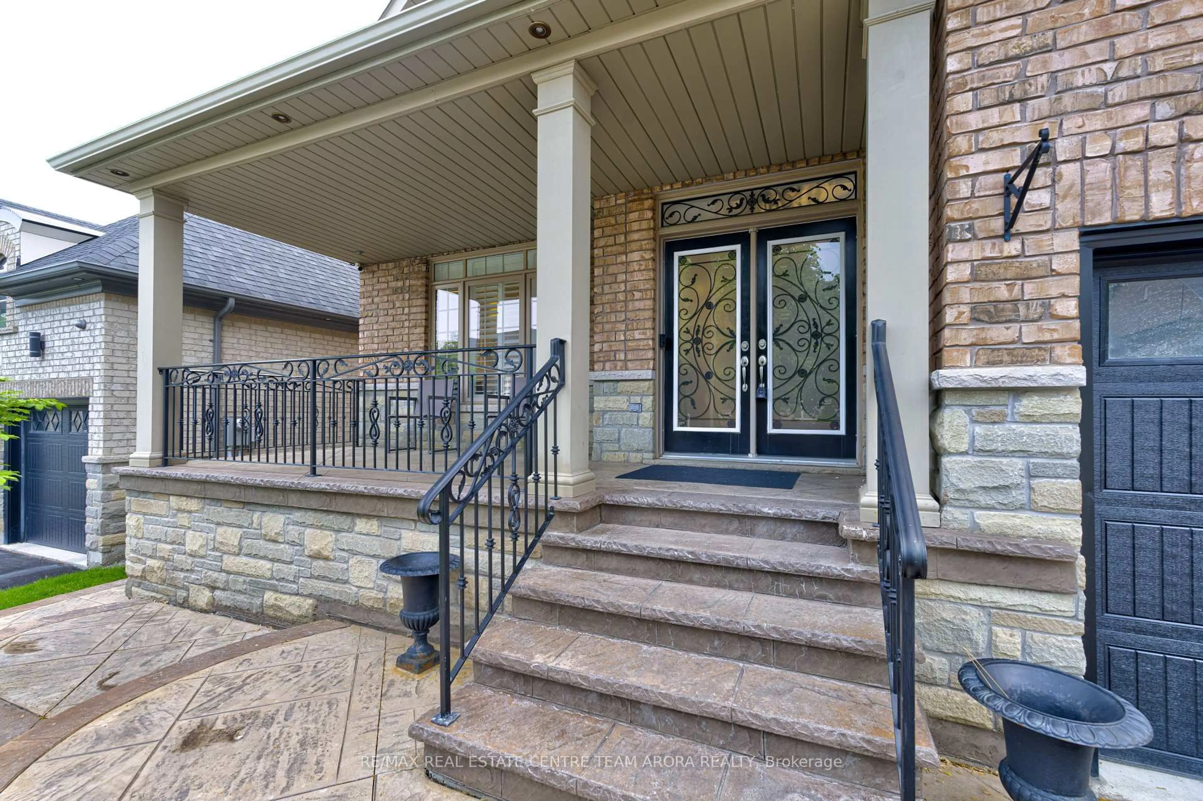 Unknown for 8 Haywood Dr, Brampton Ontario L6X 0W1