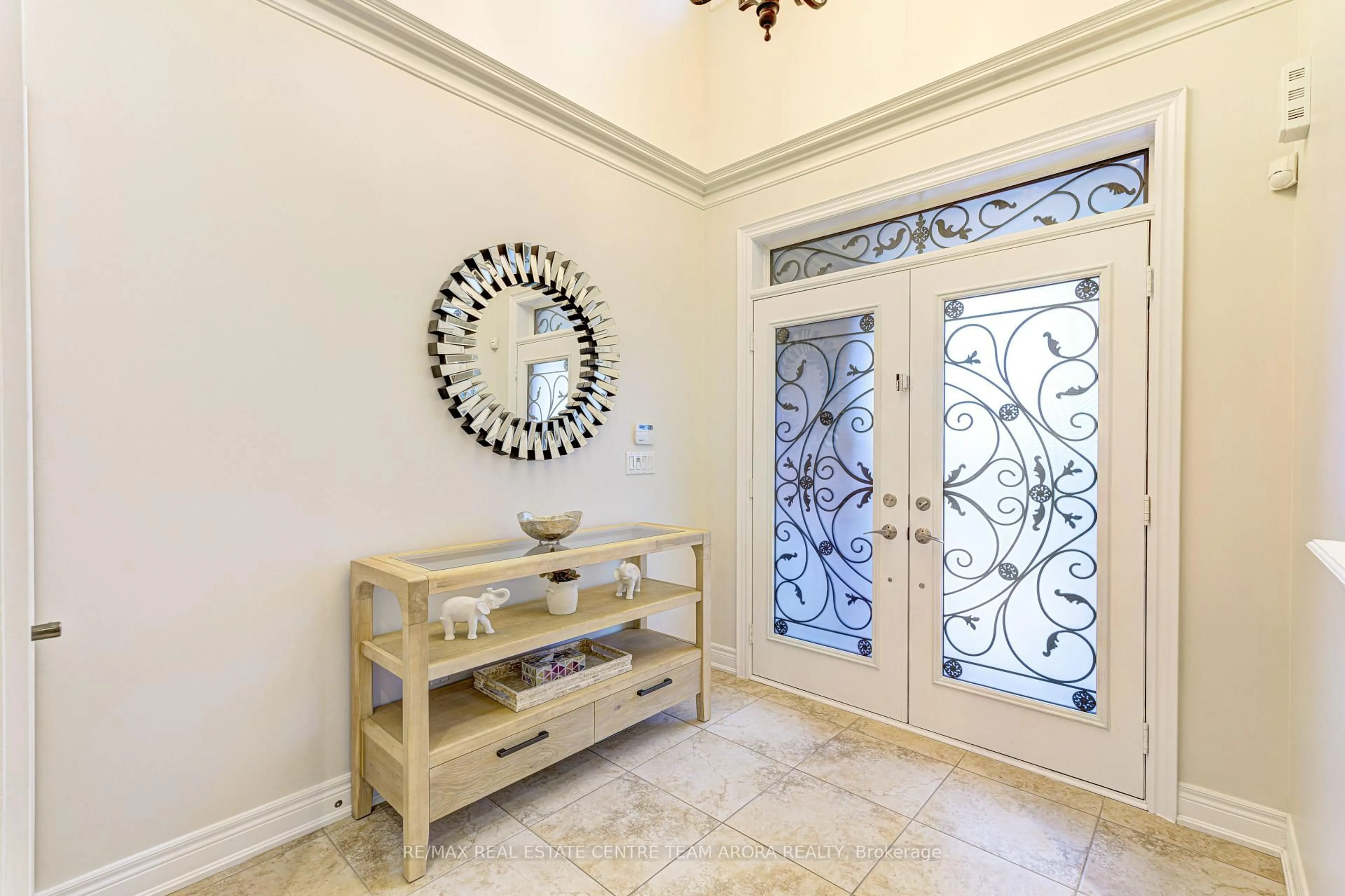 Indoor entryway for 8 Haywood Dr, Brampton Ontario L6X 0W1
