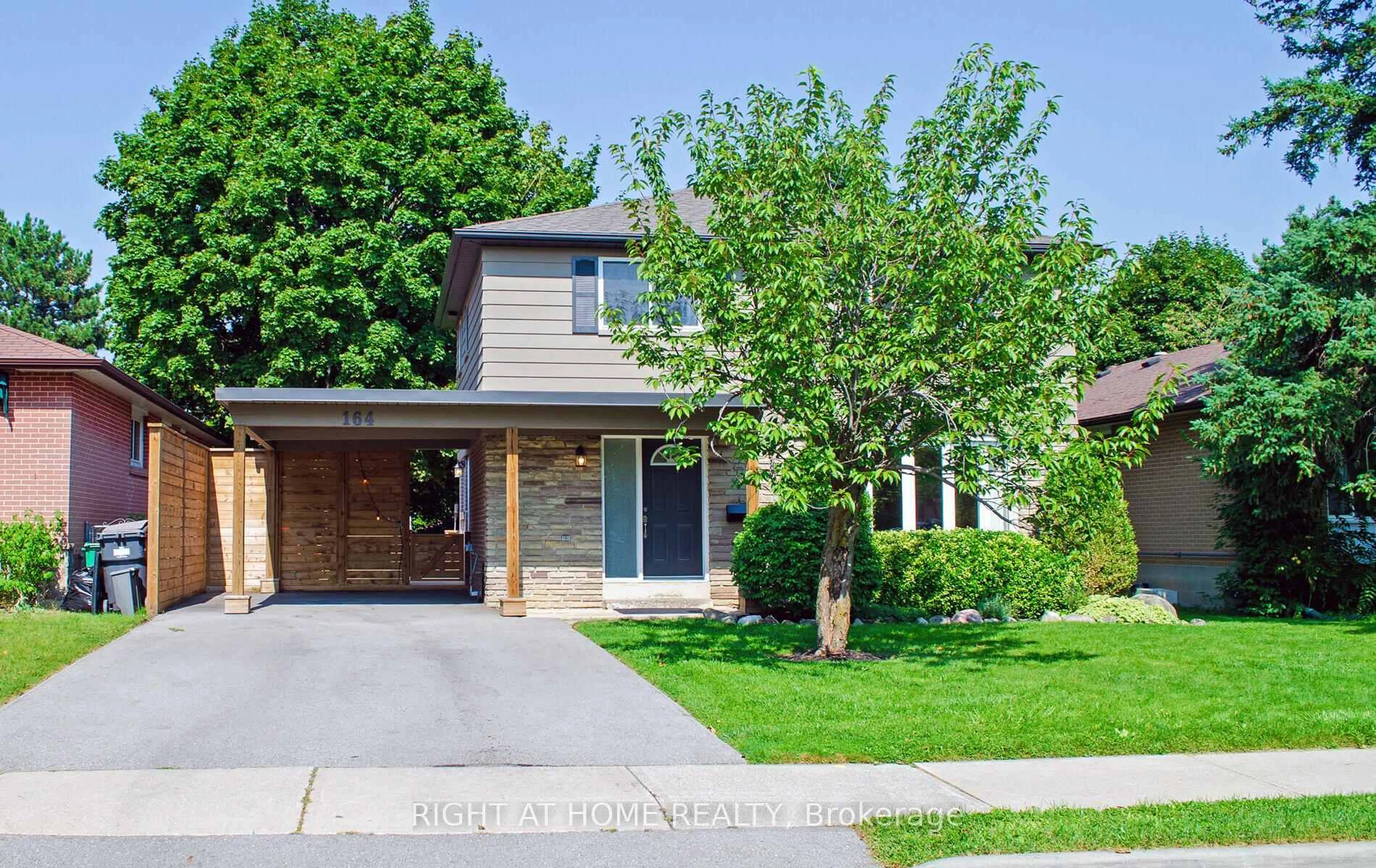 Home with brick exterior material, street for 164 McMurchy Ave, Brampton Ontario L6Y 1Y9